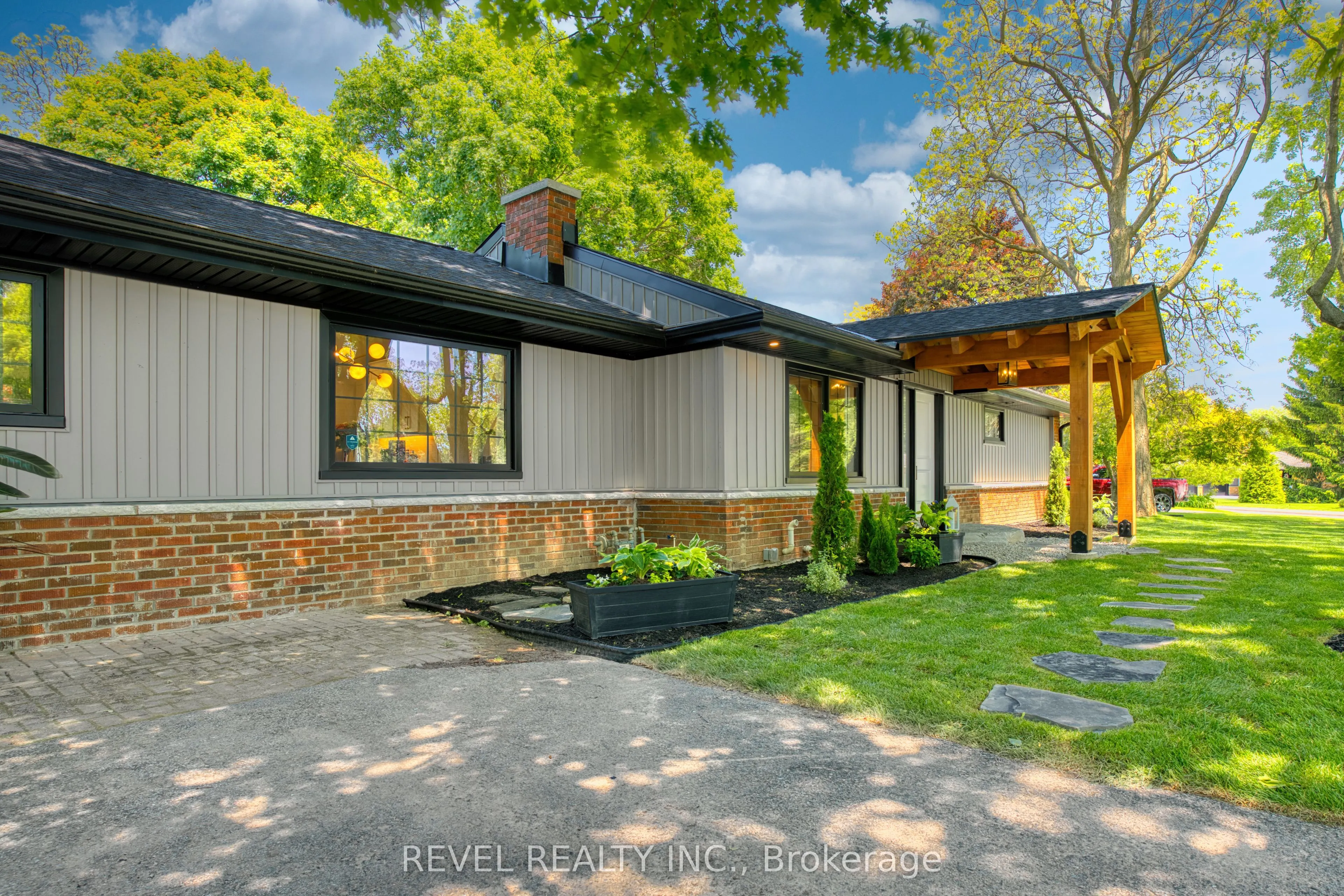 793 Green Lane