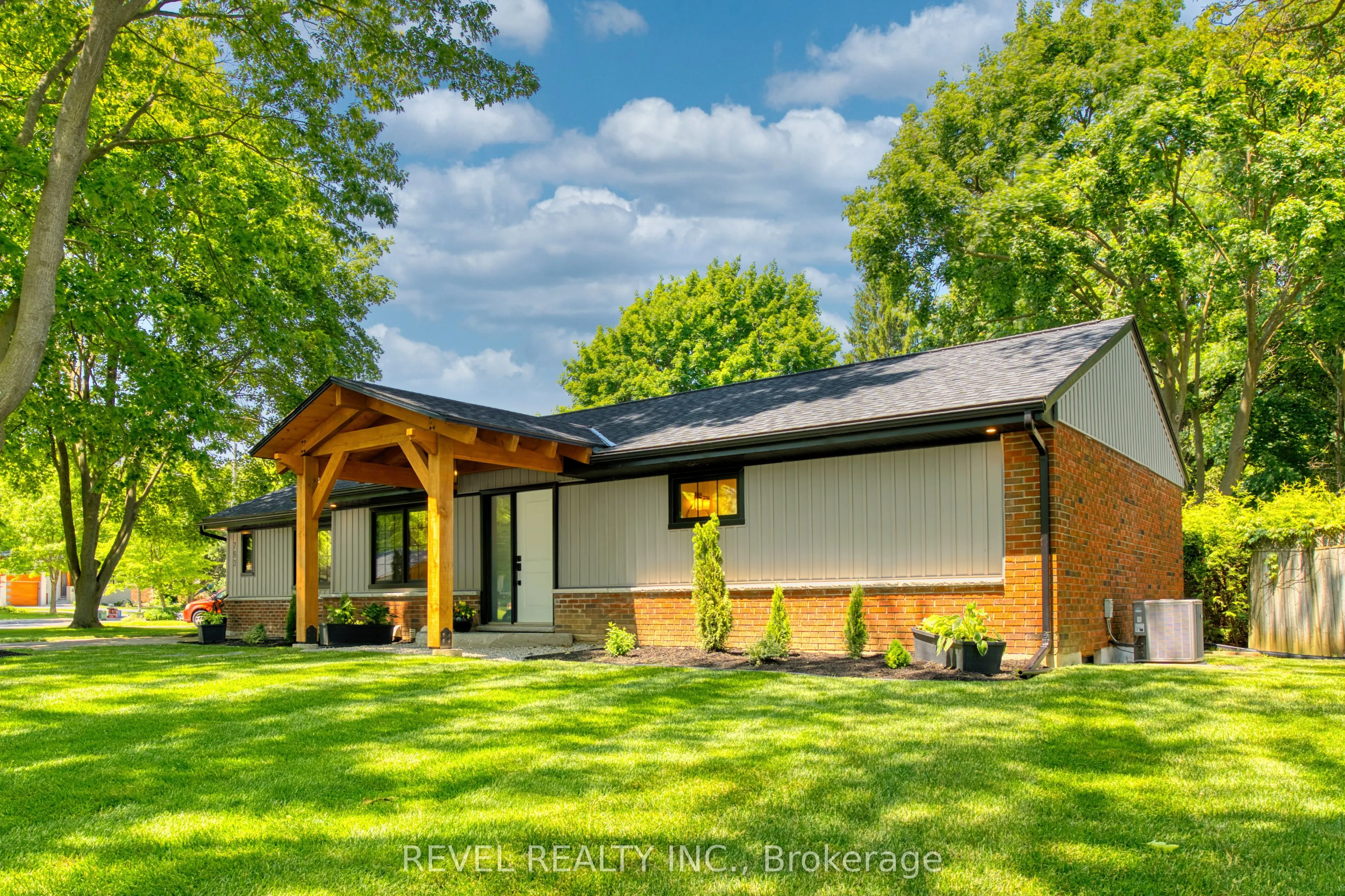 793 Green Lane