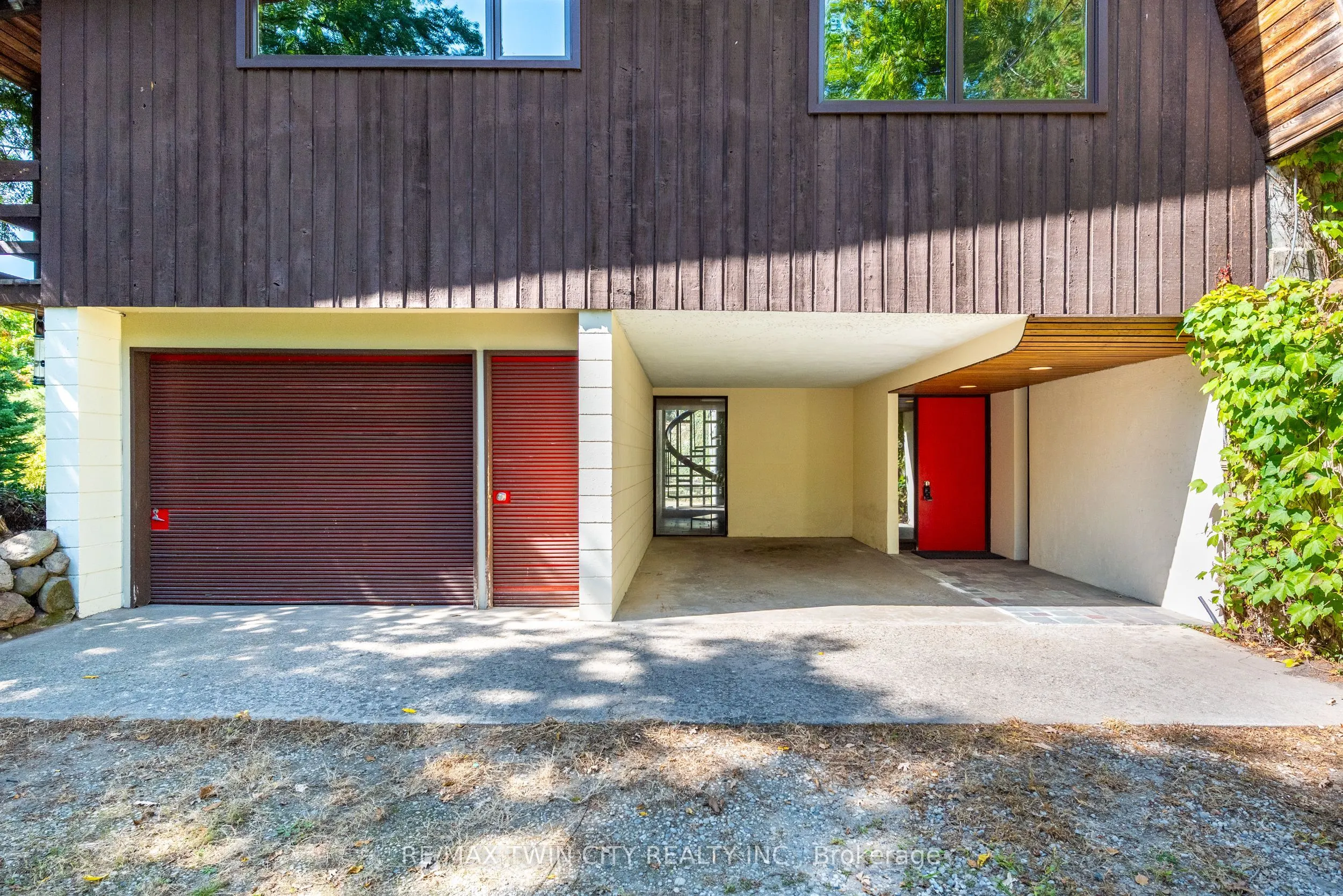 121 Grand Hill Drive