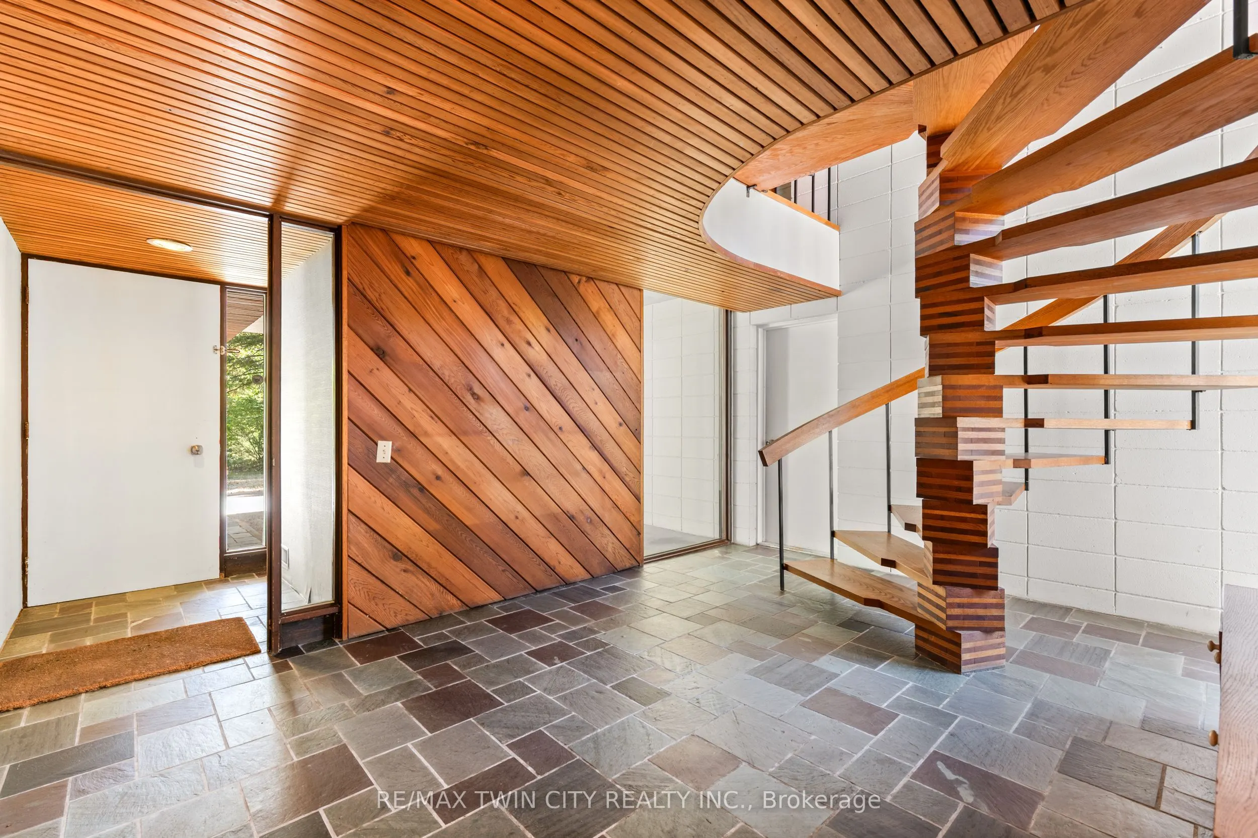 121 Grand Hill Drive