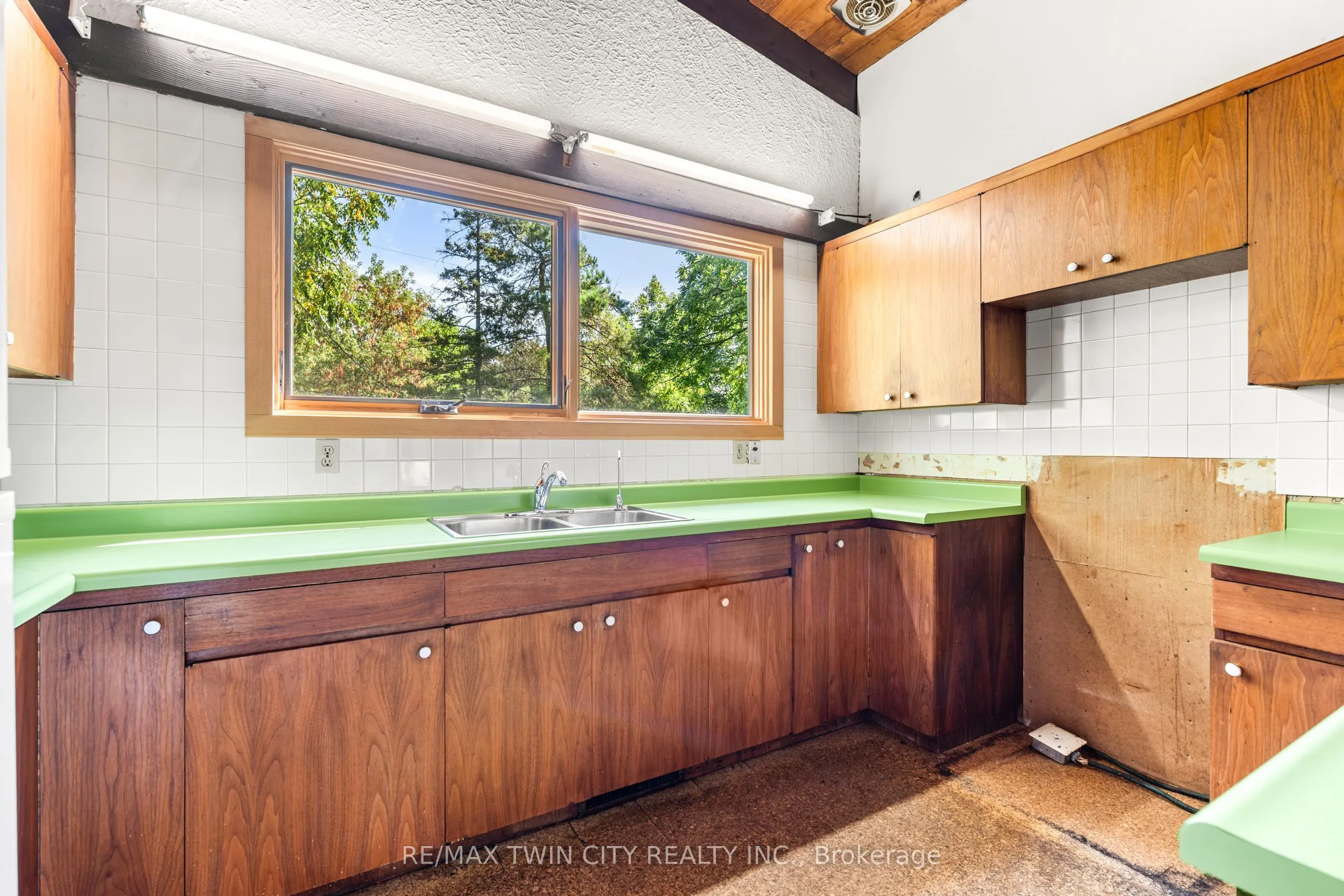 121 Grand Hill Drive
