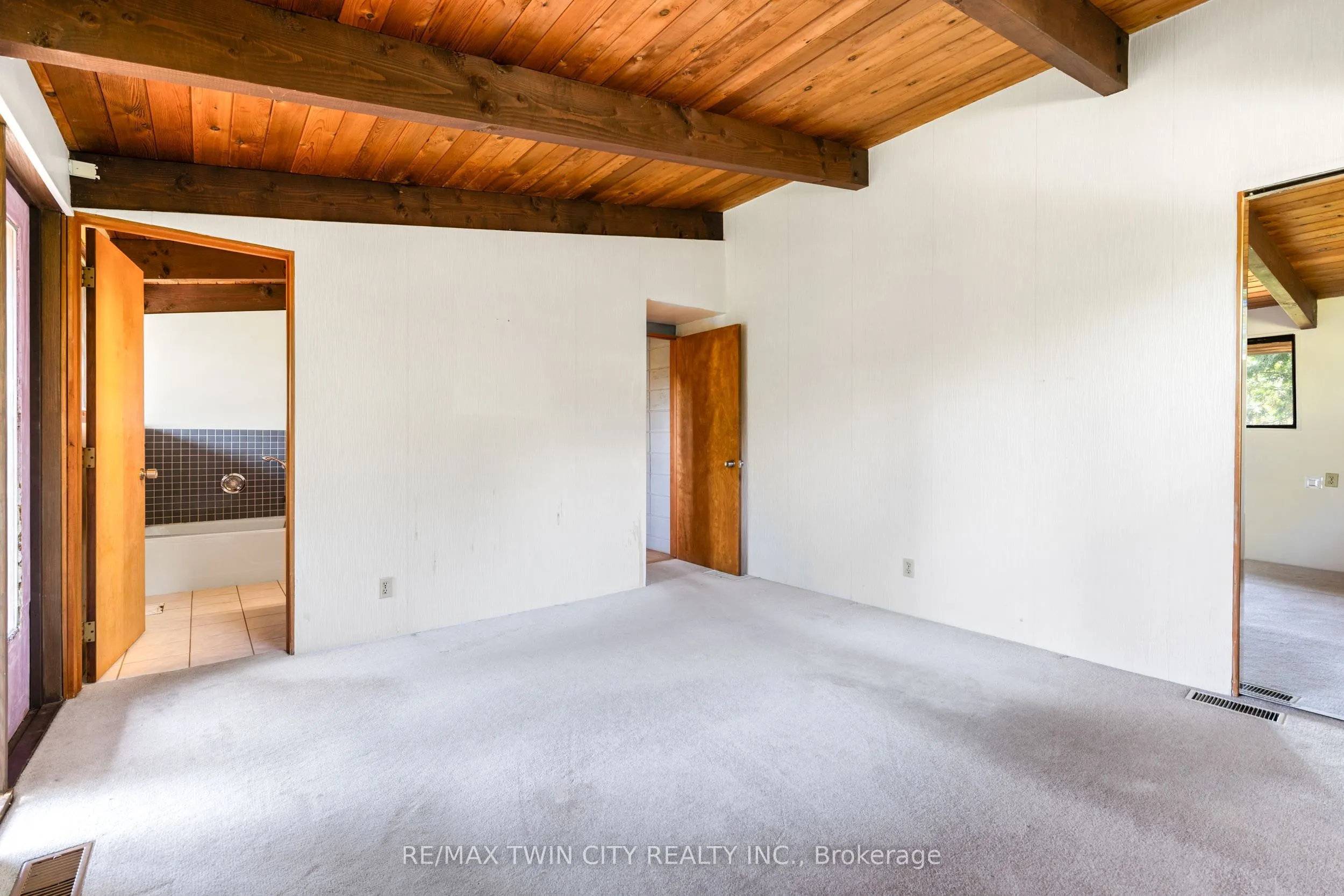 121 Grand Hill Drive