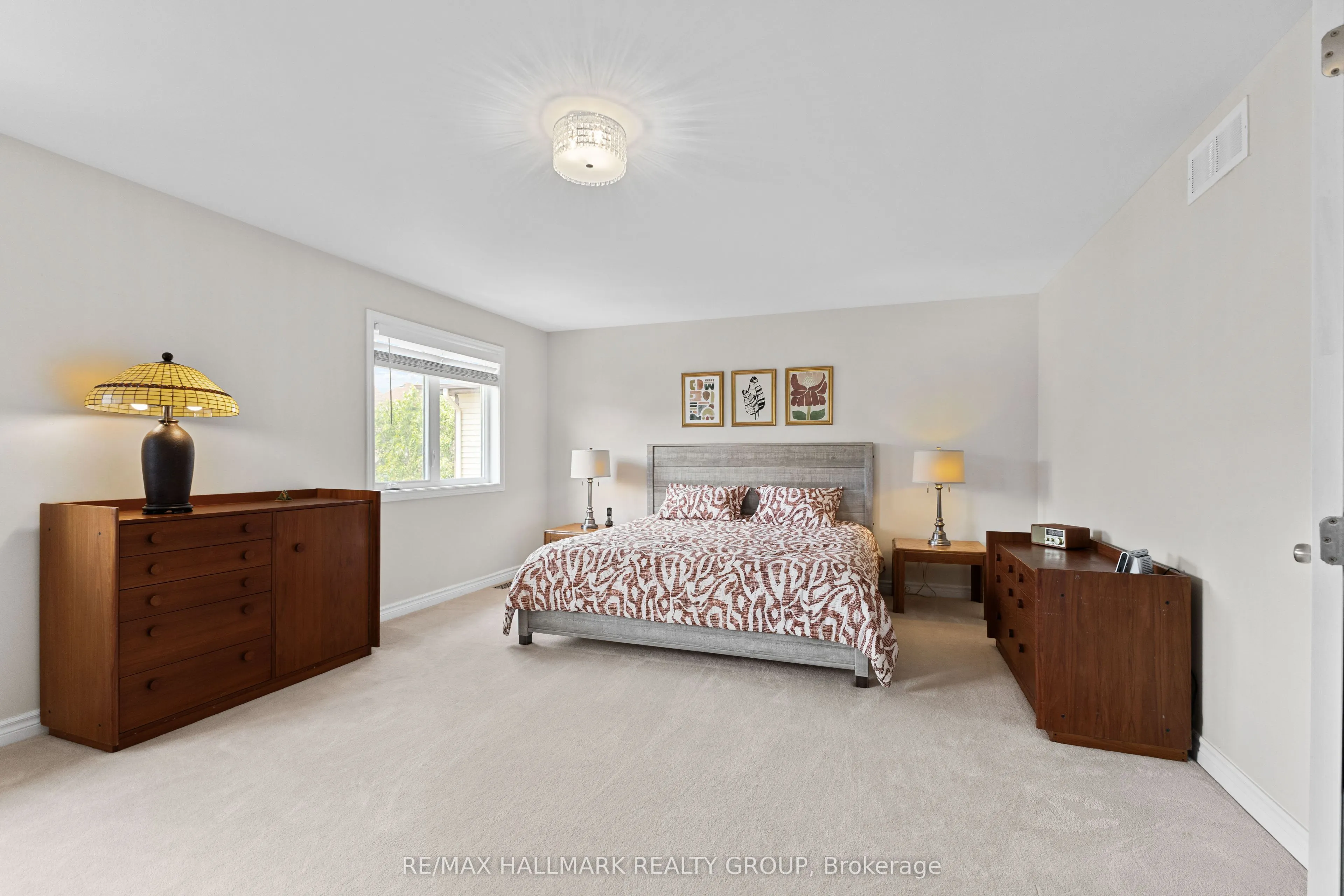 112 Gracewood Crescent