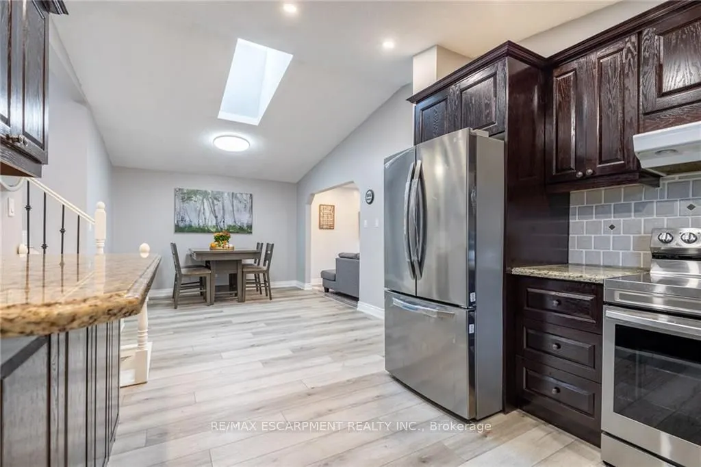 5 Twinoaks Crescent