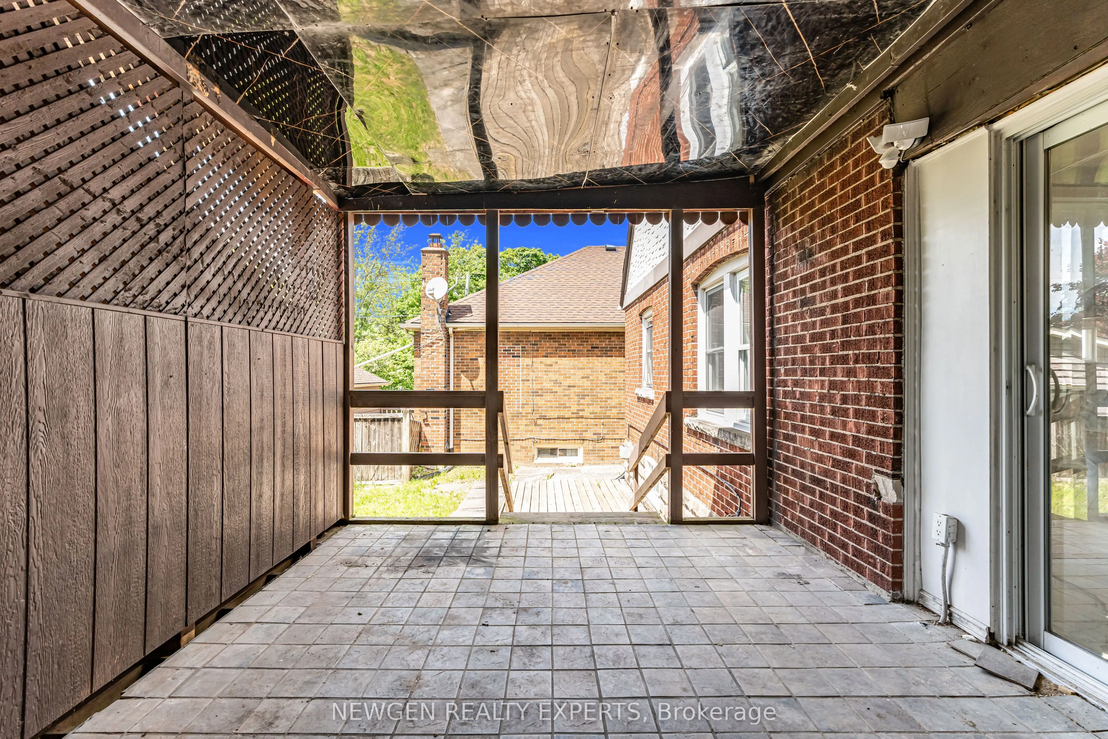 5765 Dorchester Road