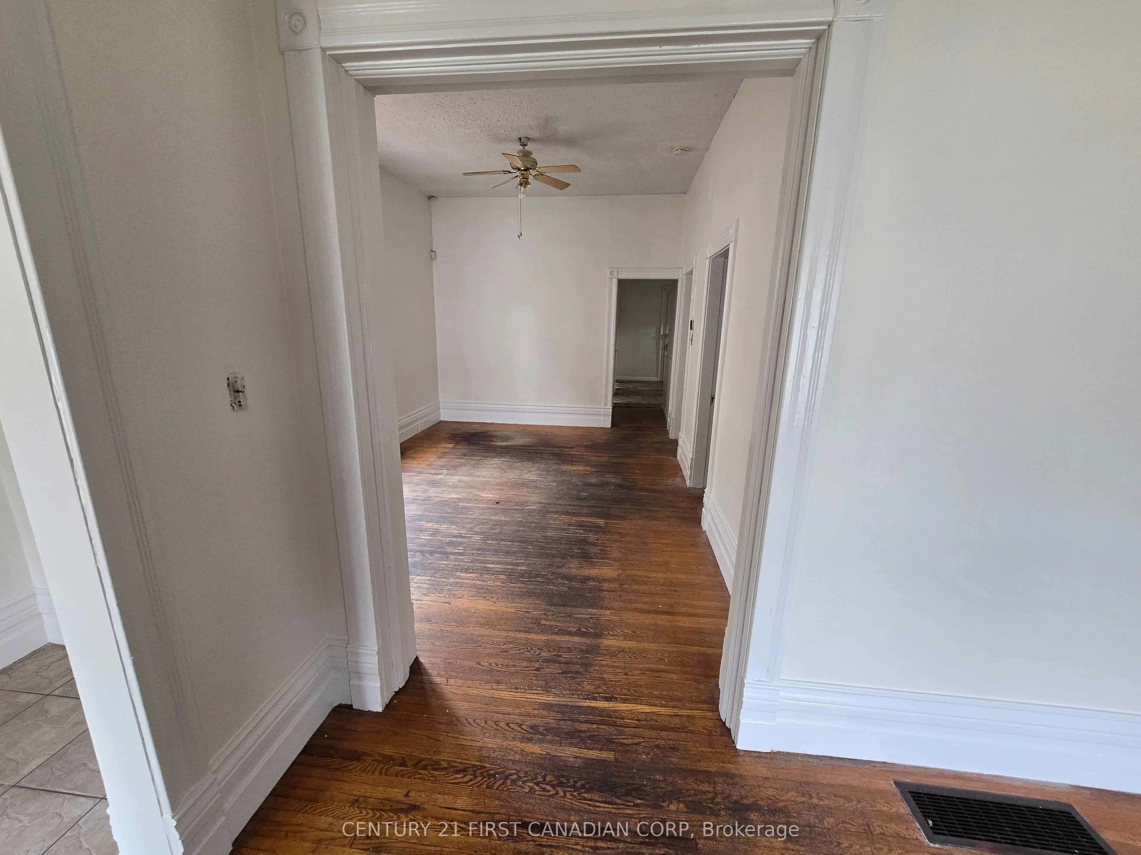 415 Oxford Street E