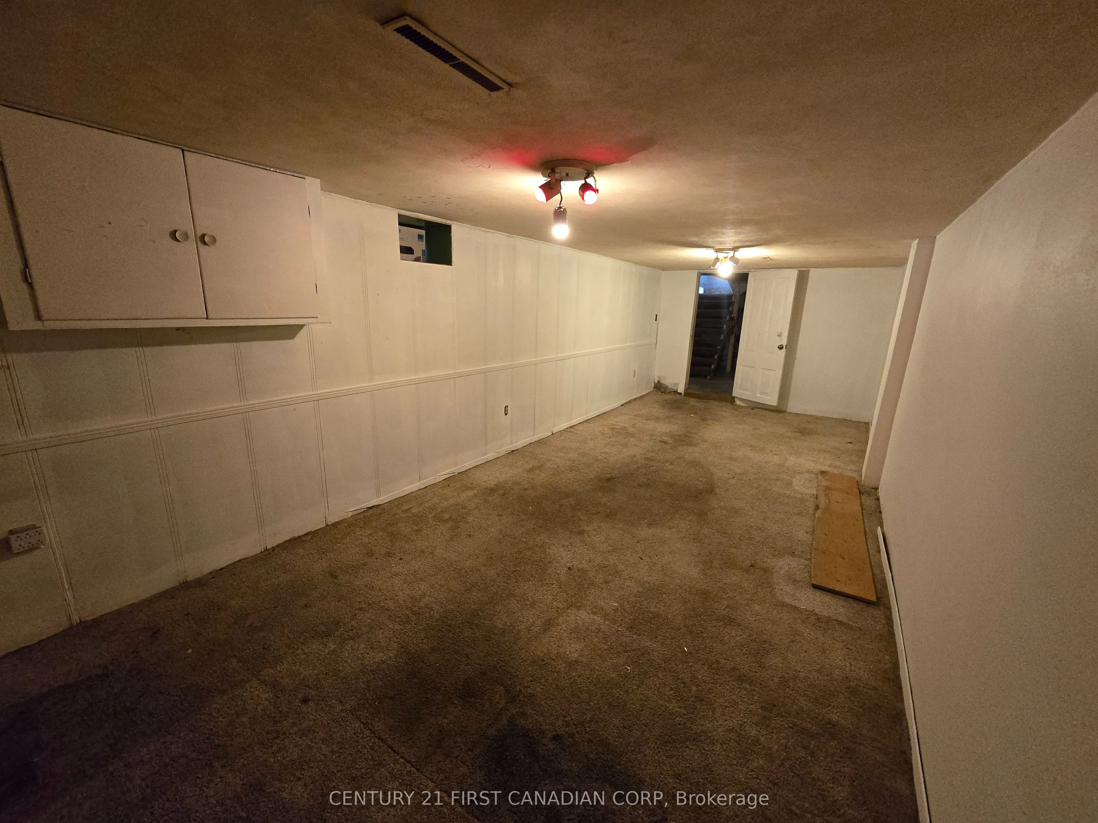 415 Oxford Street E