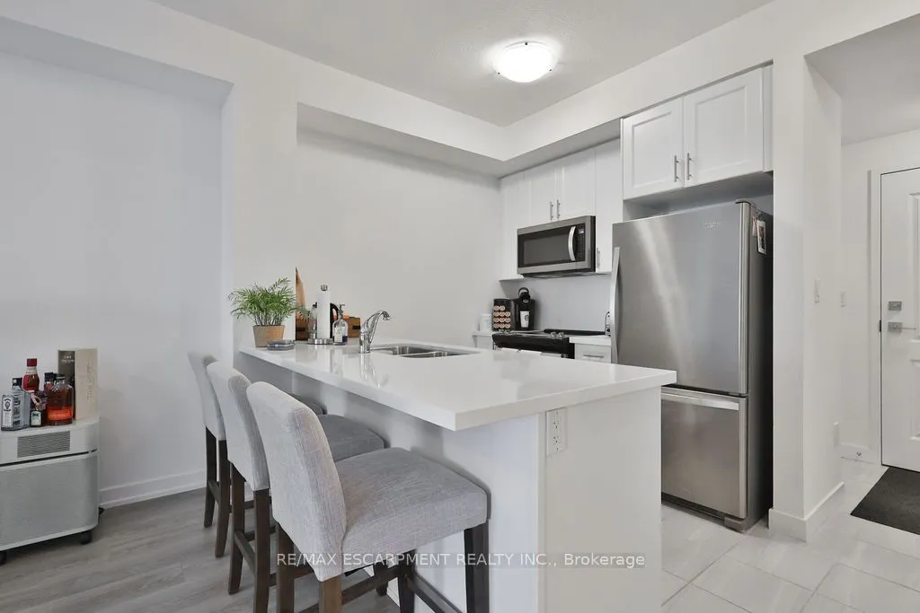 450 DUNDAS Street E, #607