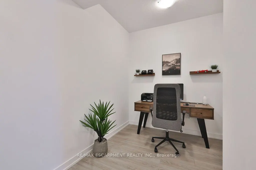 450 DUNDAS Street E, #607