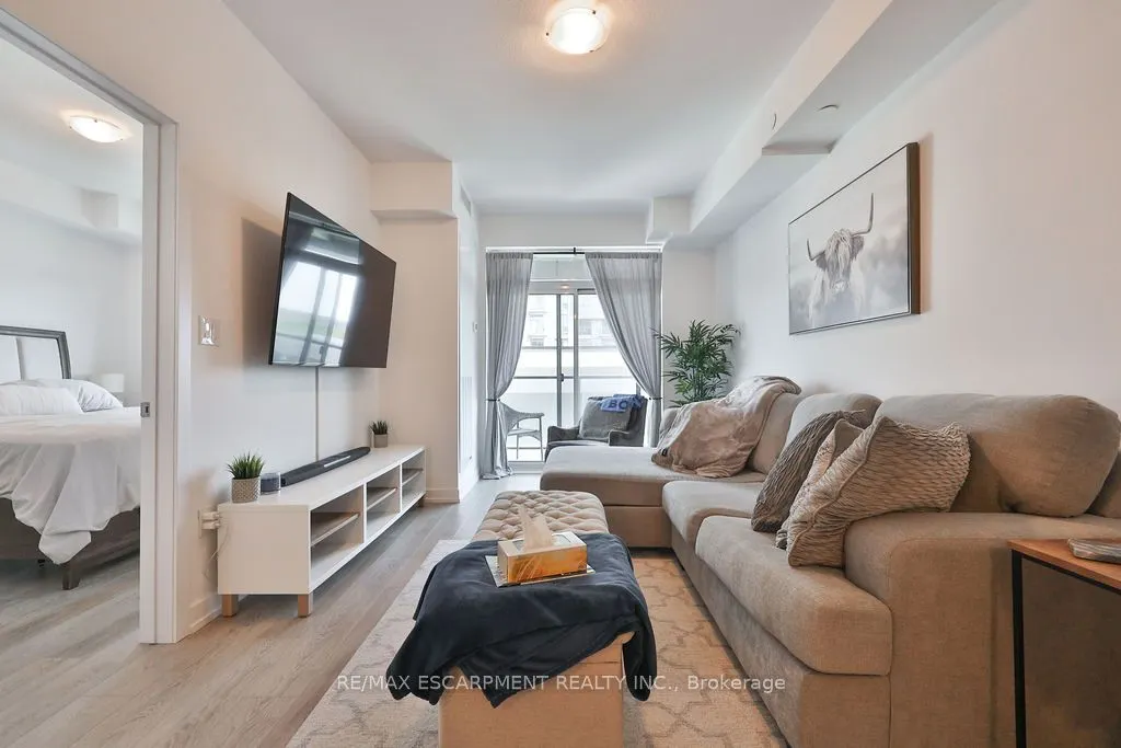 450 DUNDAS Street E, #607