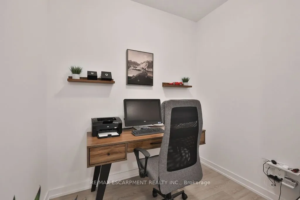 450 DUNDAS Street E, #607