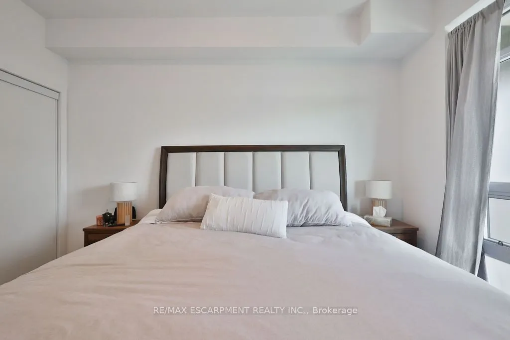 450 DUNDAS Street E, #607