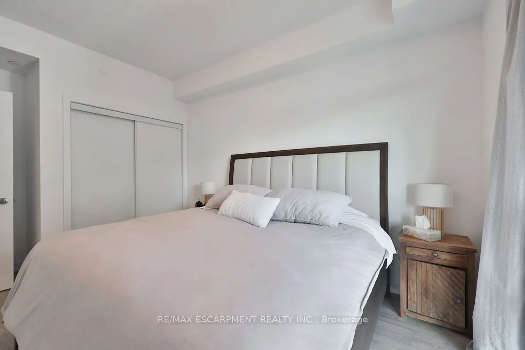 450 DUNDAS Street E, #607