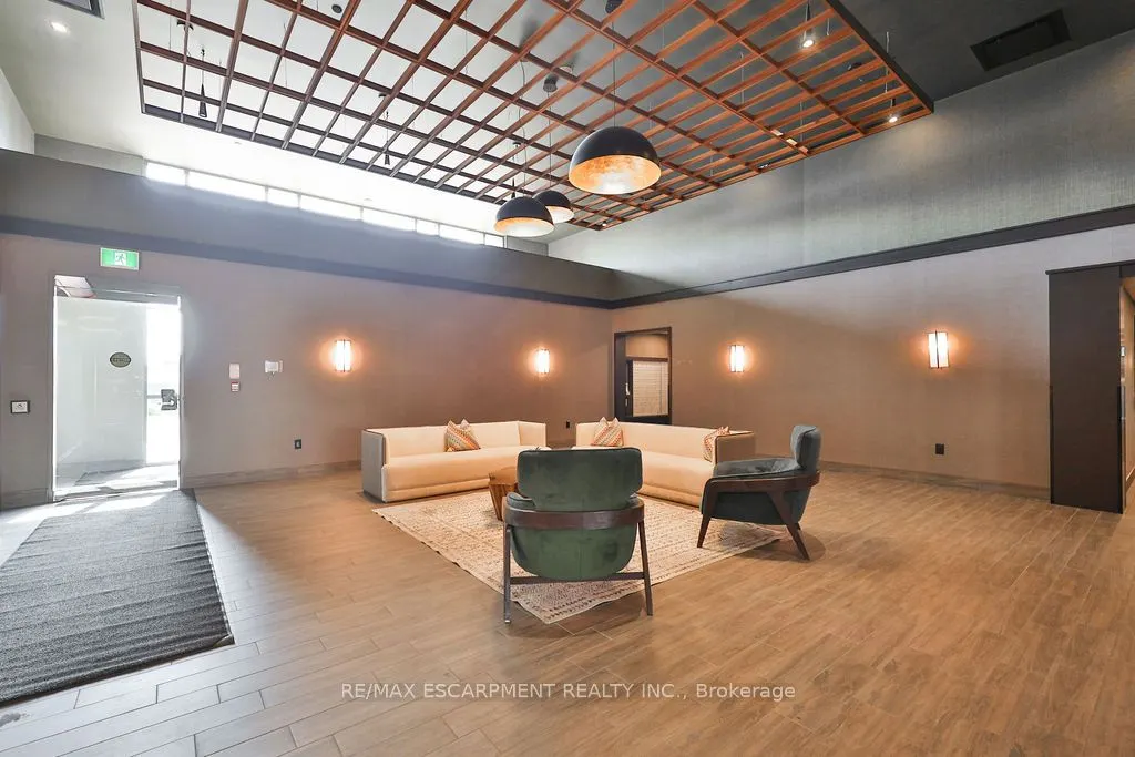 450 DUNDAS Street E, #607