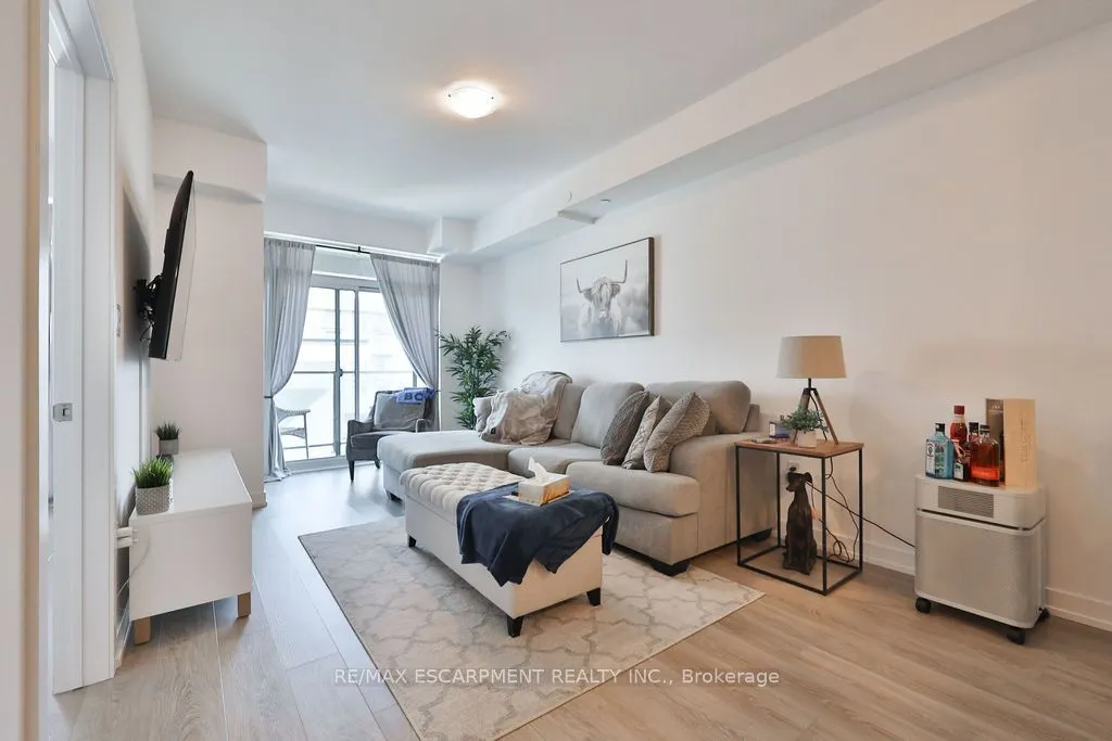 450 DUNDAS Street E, #607