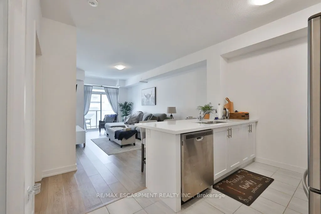 450 DUNDAS Street E, #607