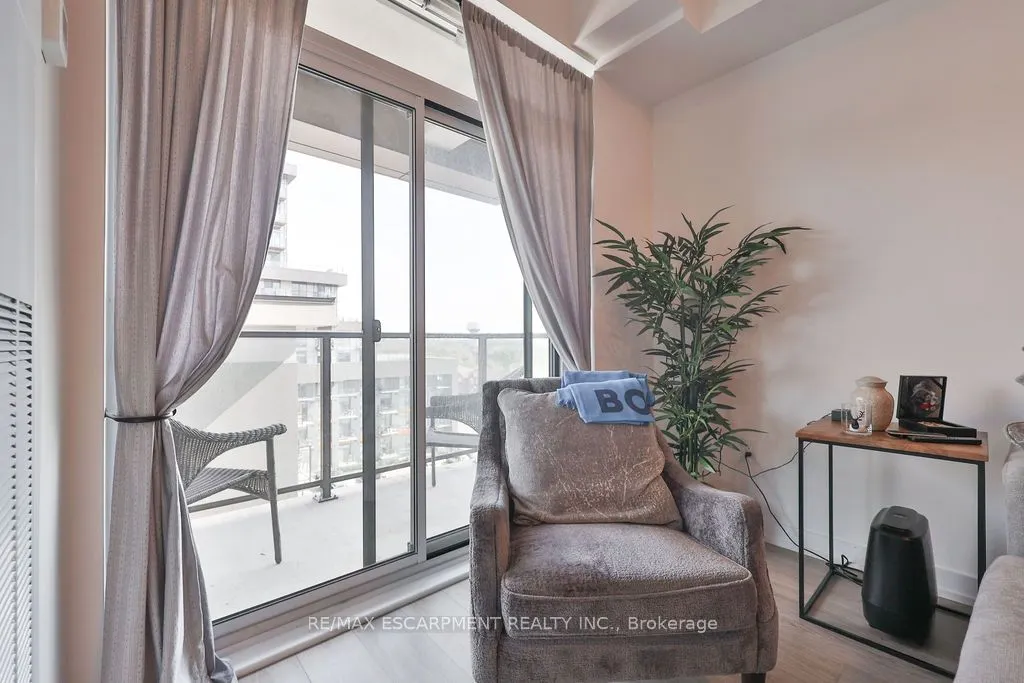 450 DUNDAS Street E, #607