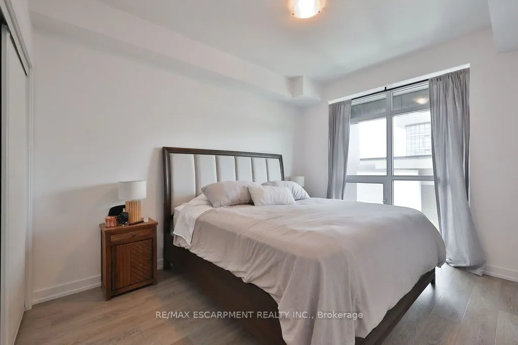 450 DUNDAS Street E, #607