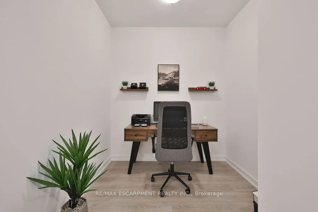 450 DUNDAS Street E, #607