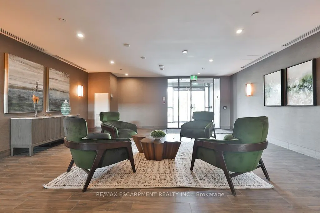 450 DUNDAS Street E, #607