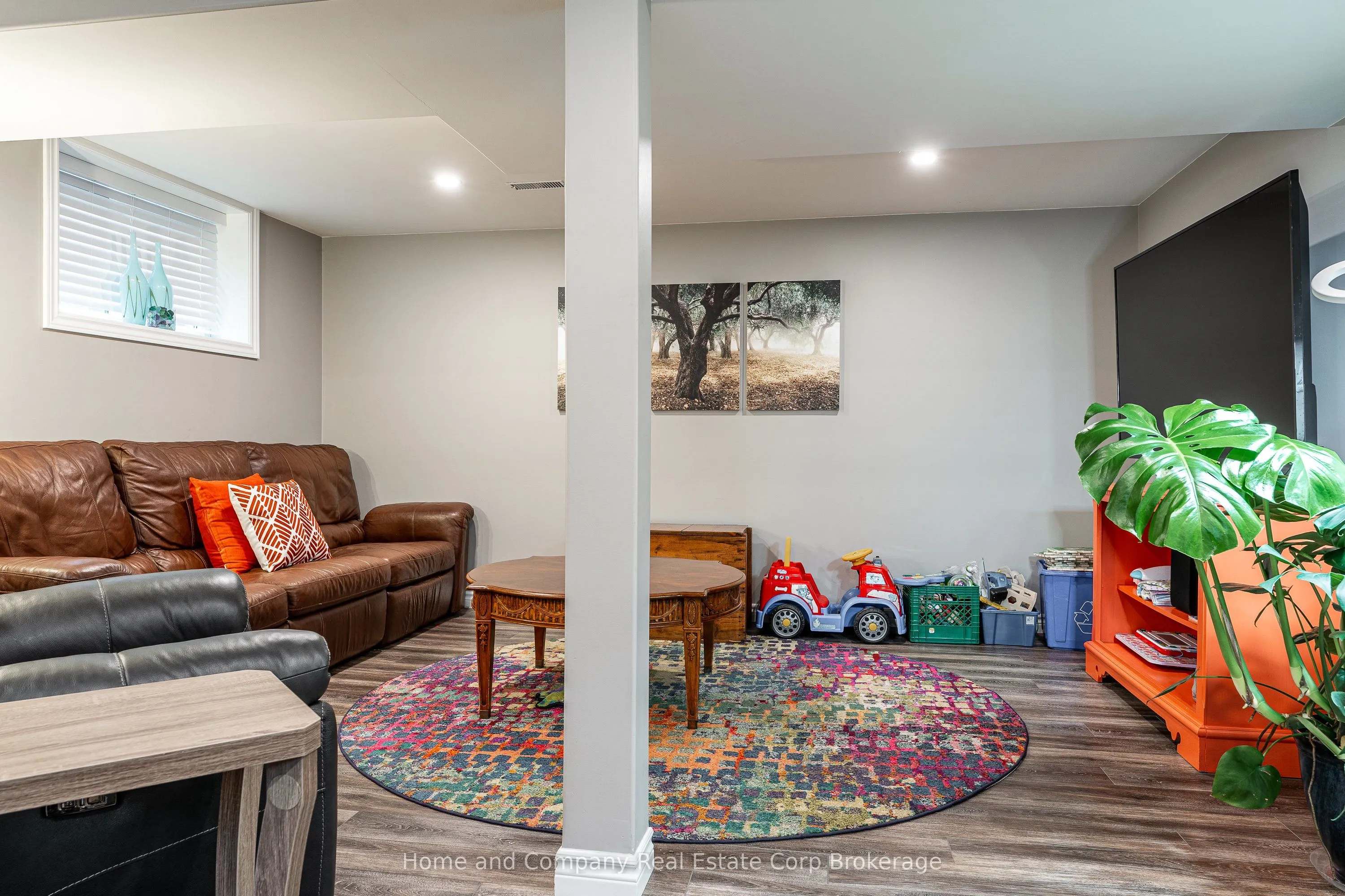 152 Kemp Crescent