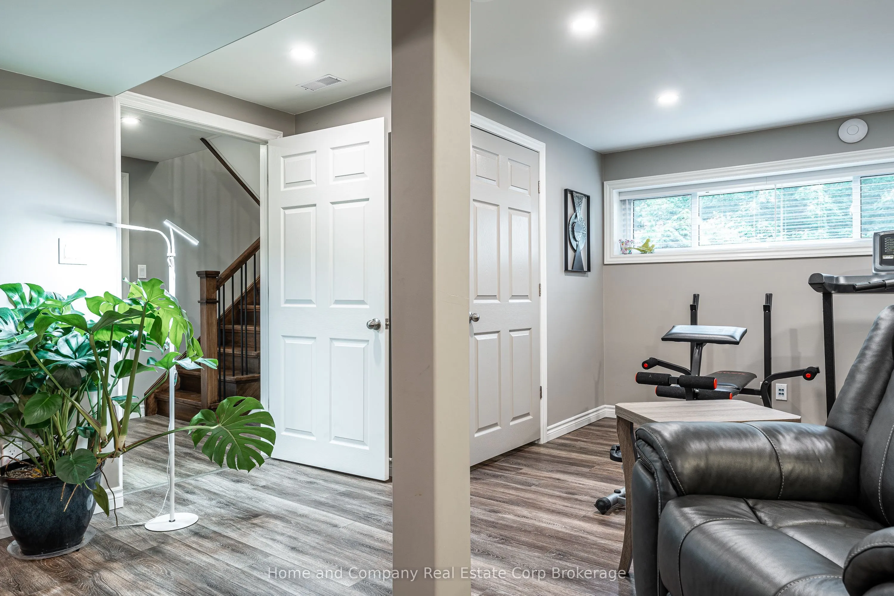152 Kemp Crescent