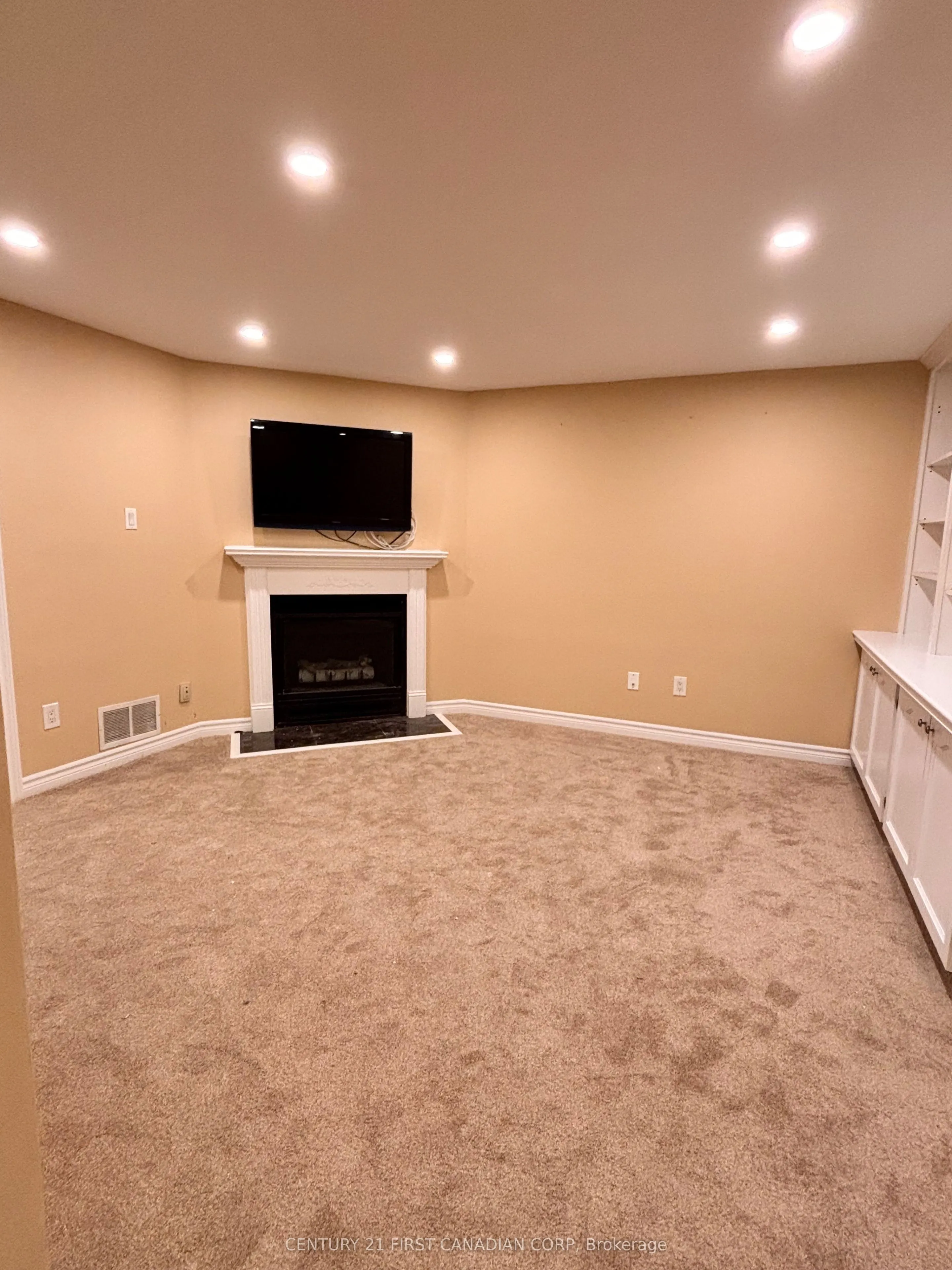 925 Lawson Road, #14