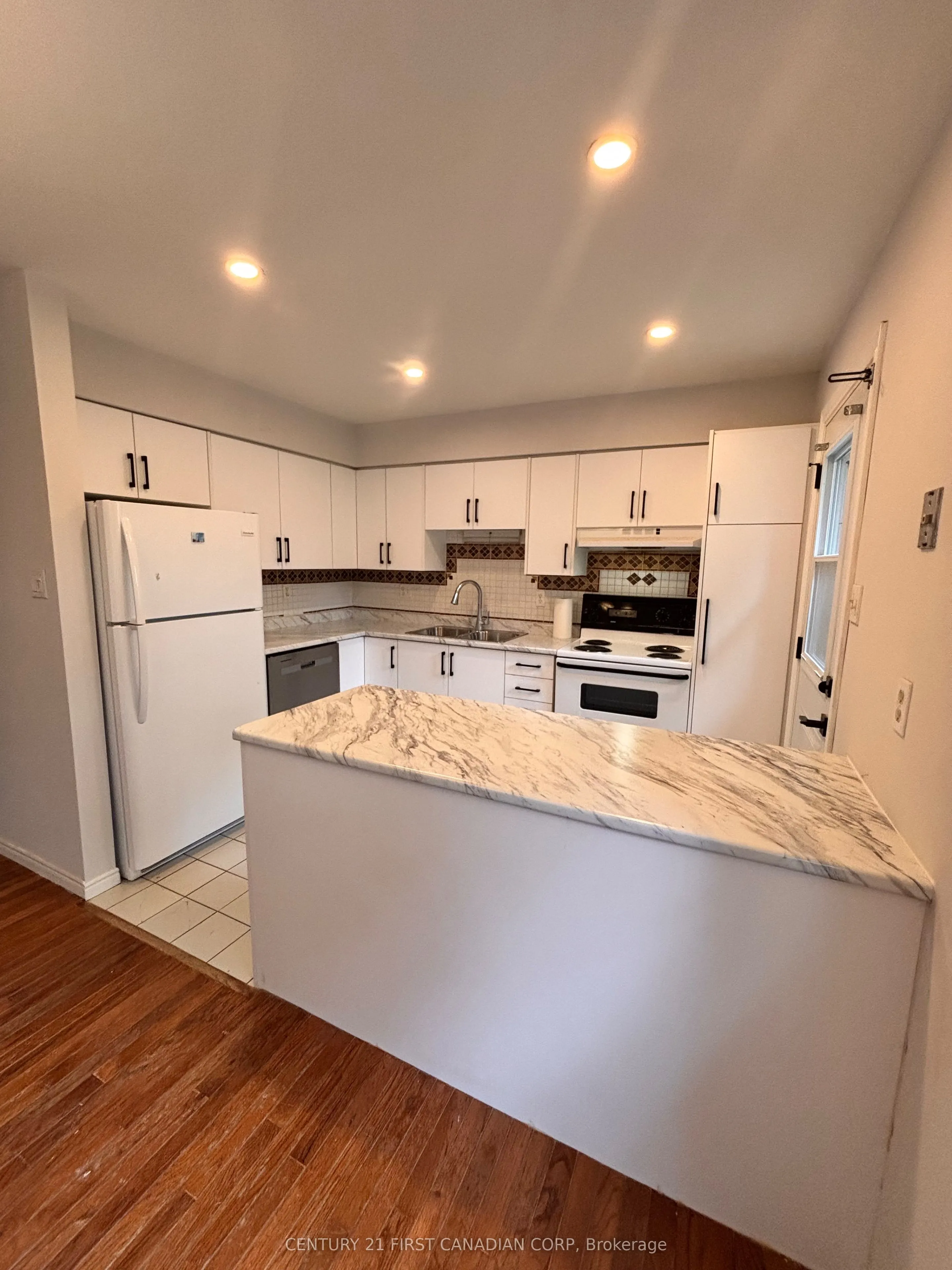 925 Lawson Road, #14