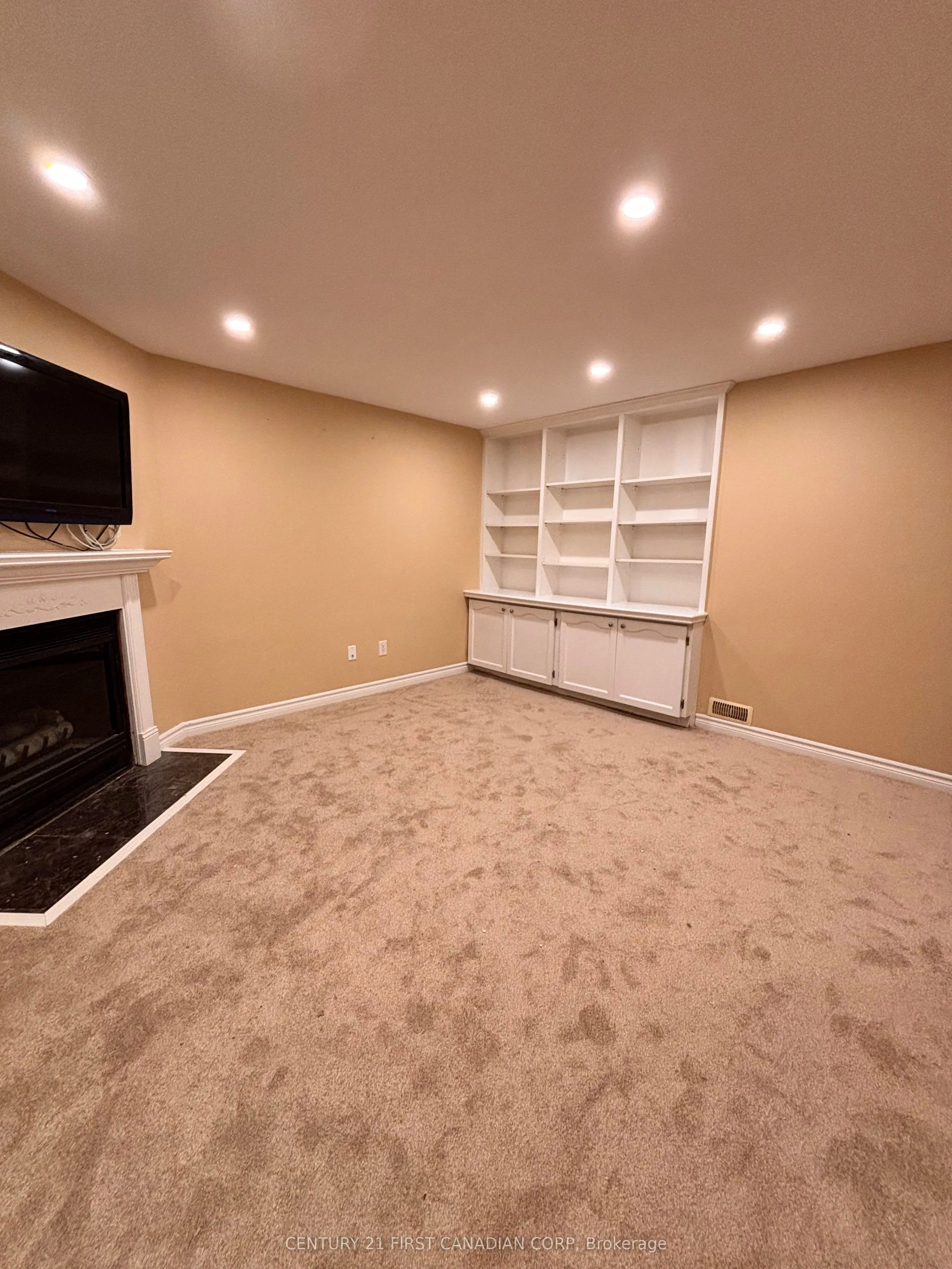 925 Lawson Road, #14