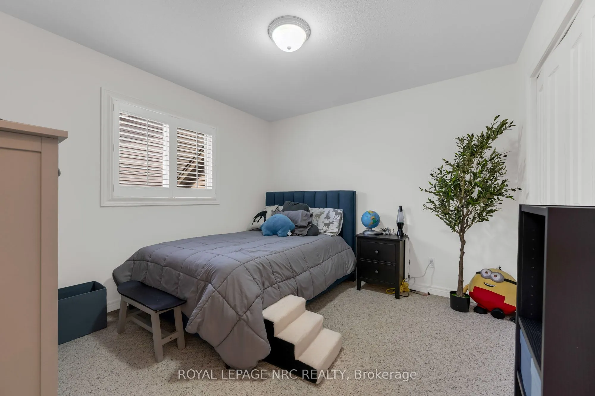 10 Montrose Street