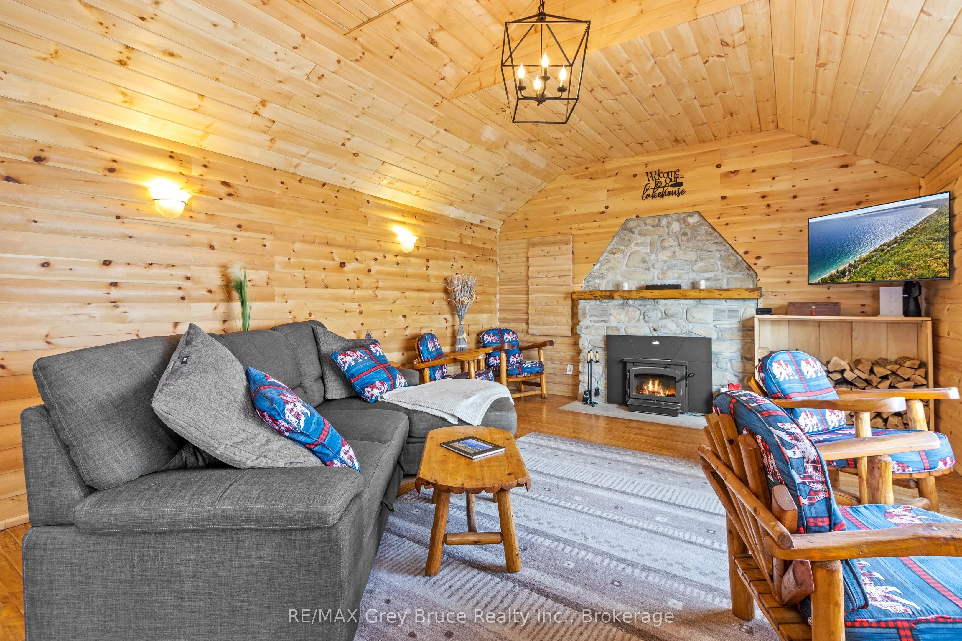 1132 Dyers Bay Road