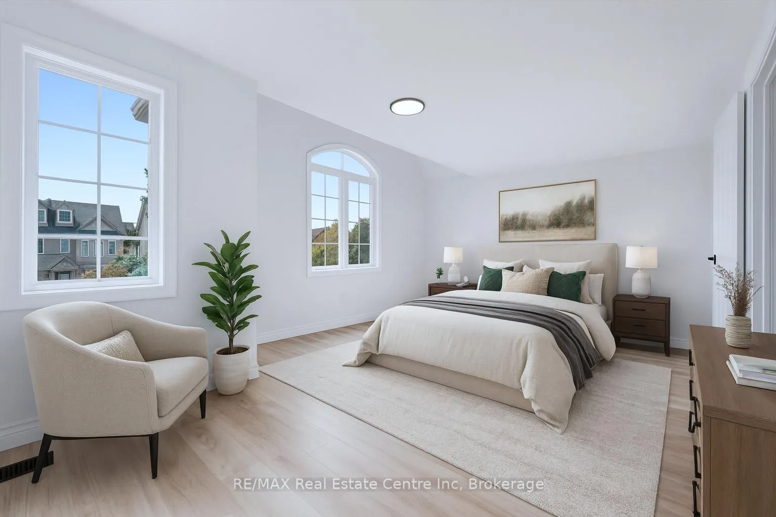 4 CARRINGTON Place