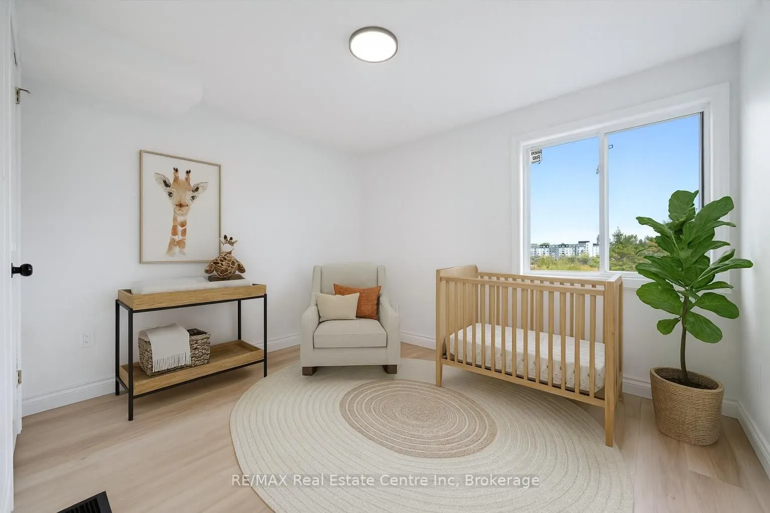4 CARRINGTON Place