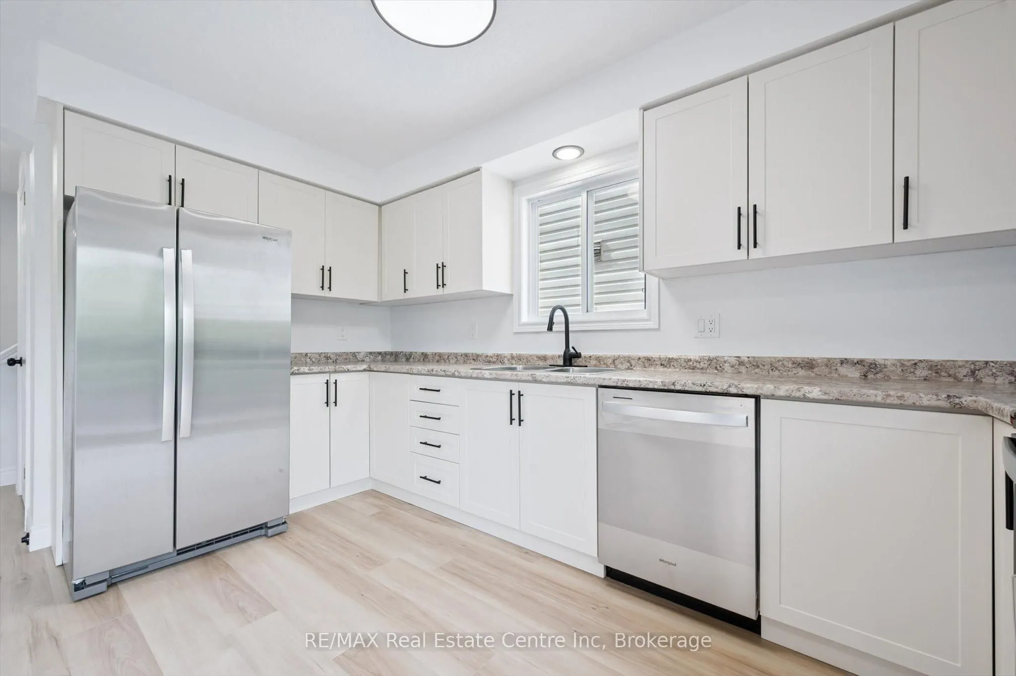 4 CARRINGTON Place