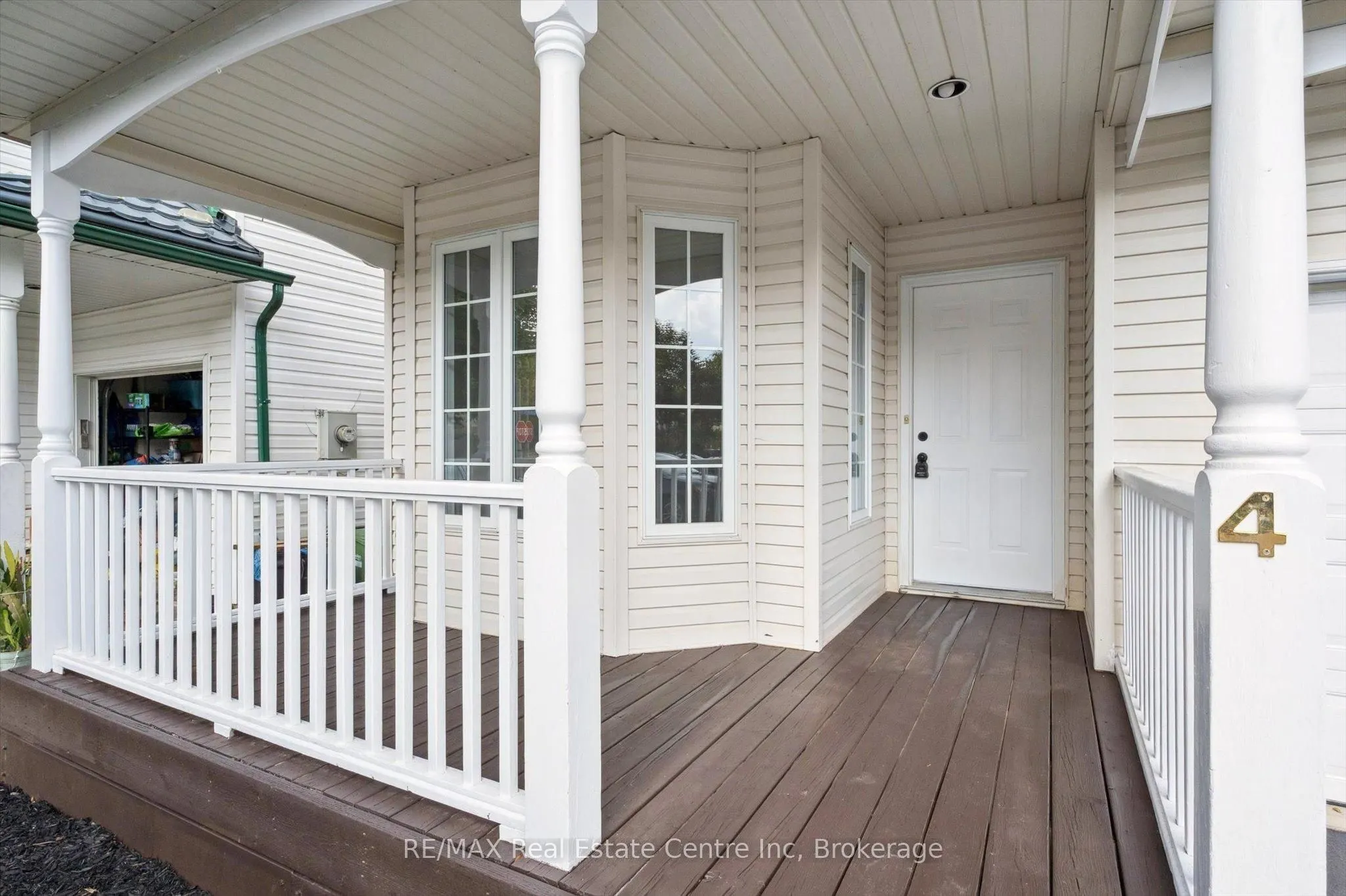 4 CARRINGTON Place