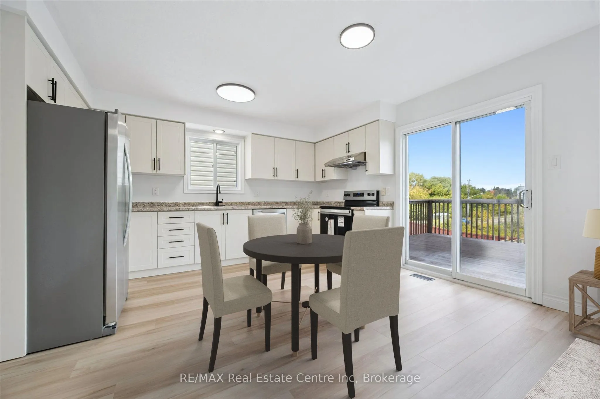 4 CARRINGTON Place