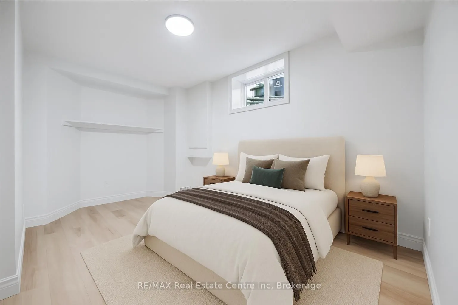 4 CARRINGTON Place
