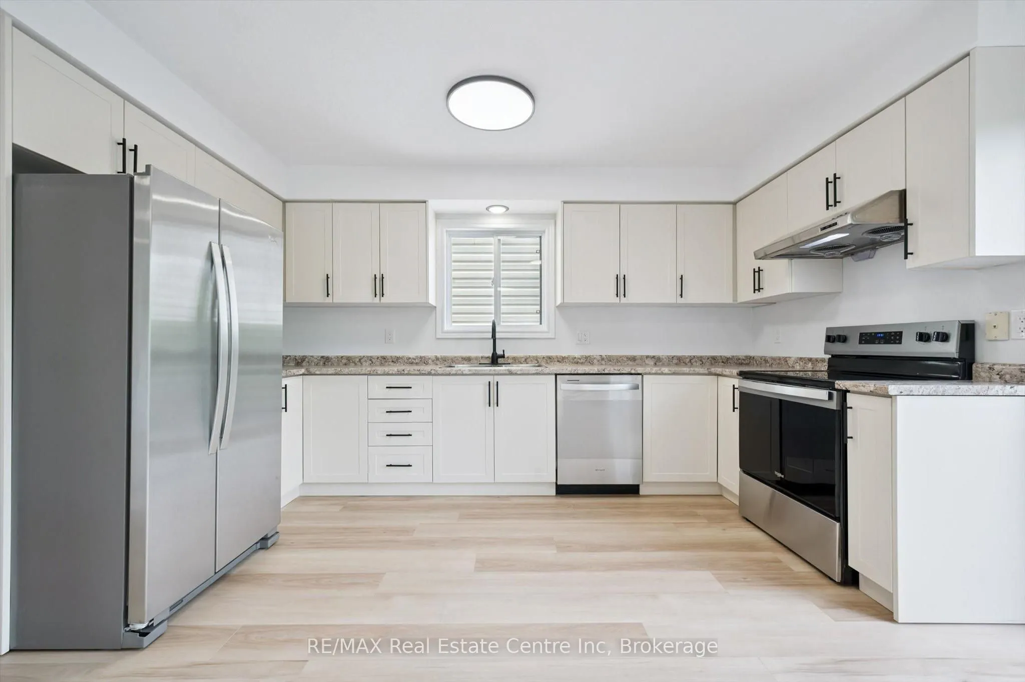 4 CARRINGTON Place