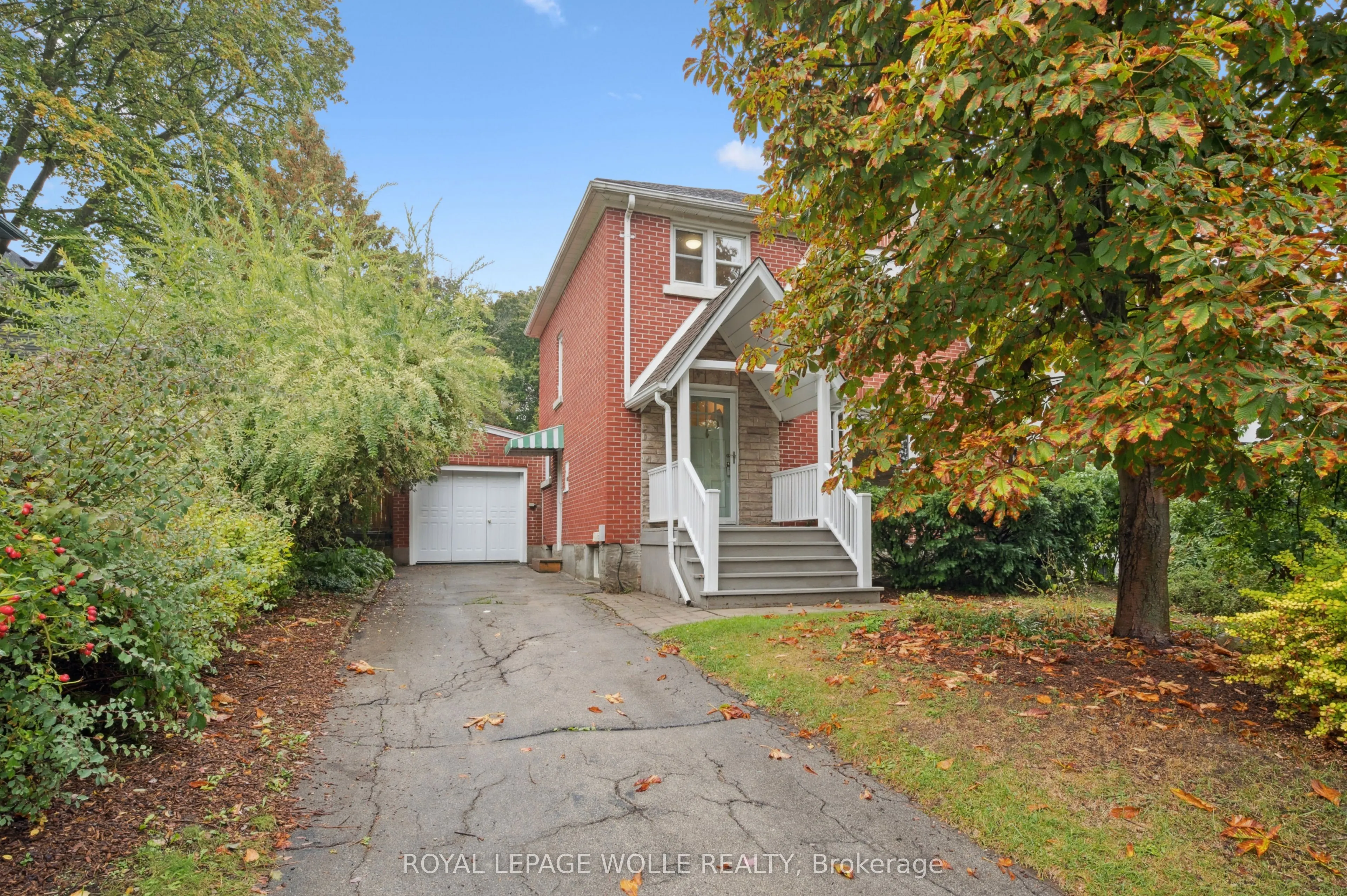 103 Dunbar Road S