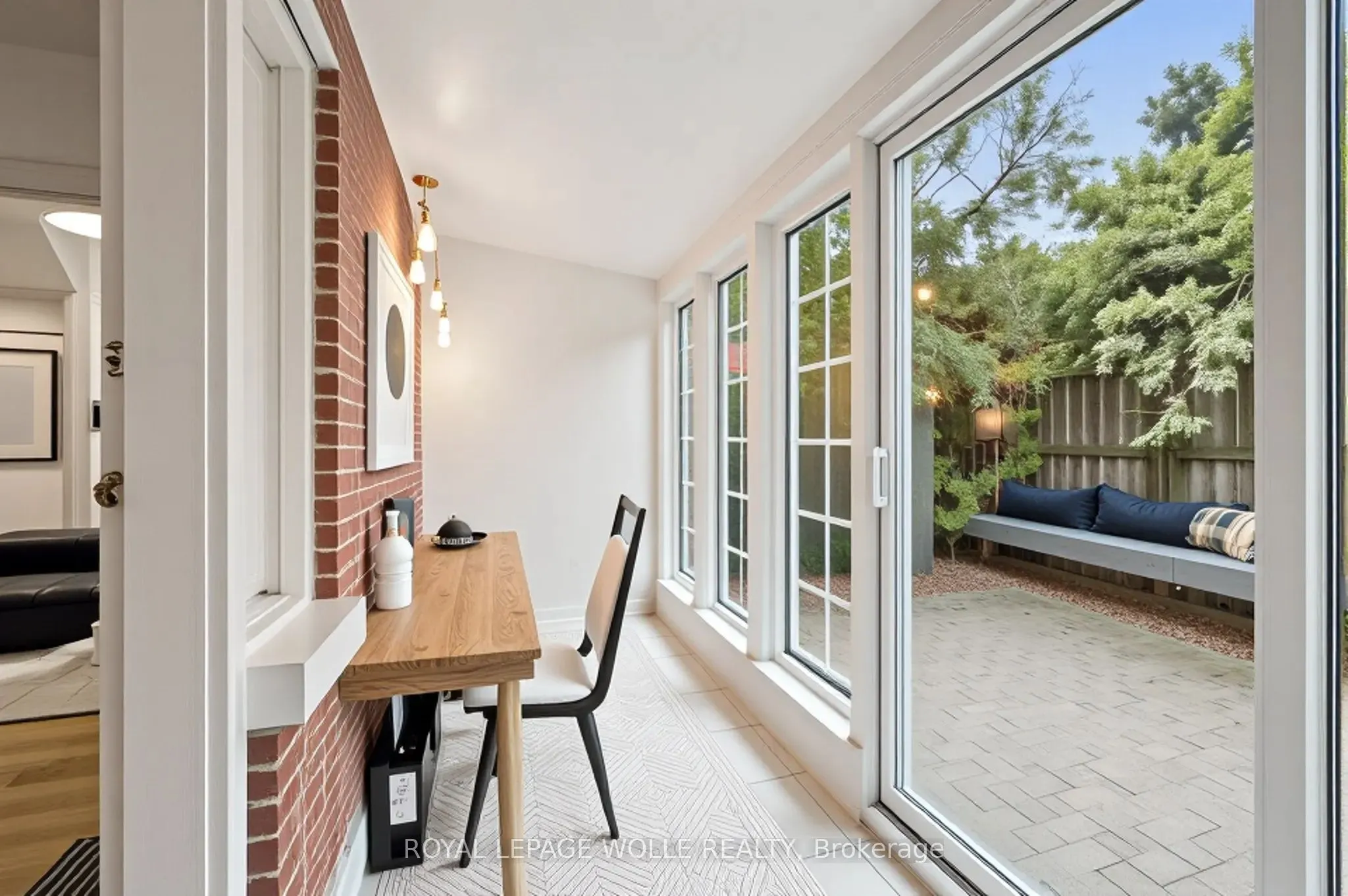 103 Dunbar Road S