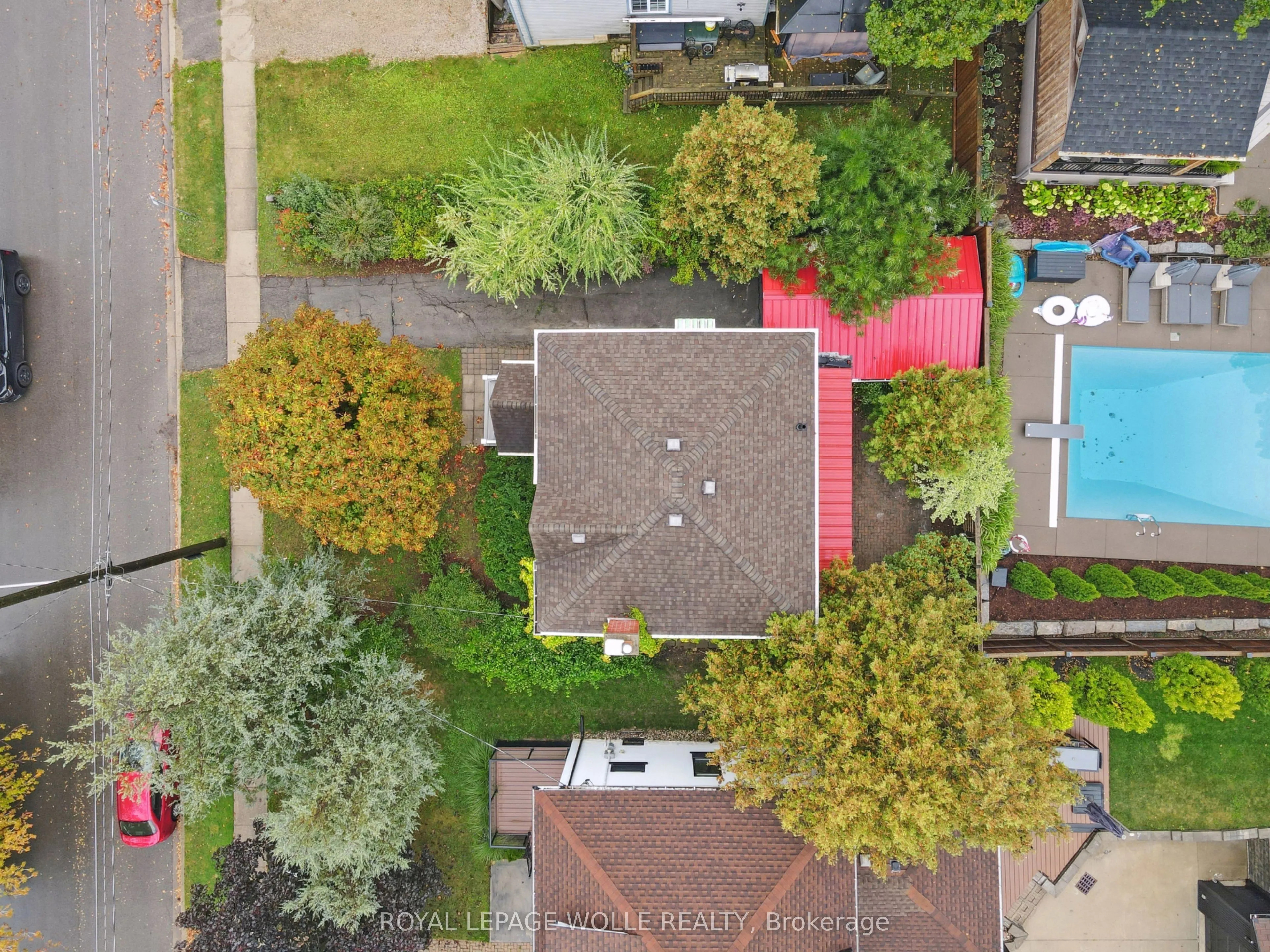 103 Dunbar Road S