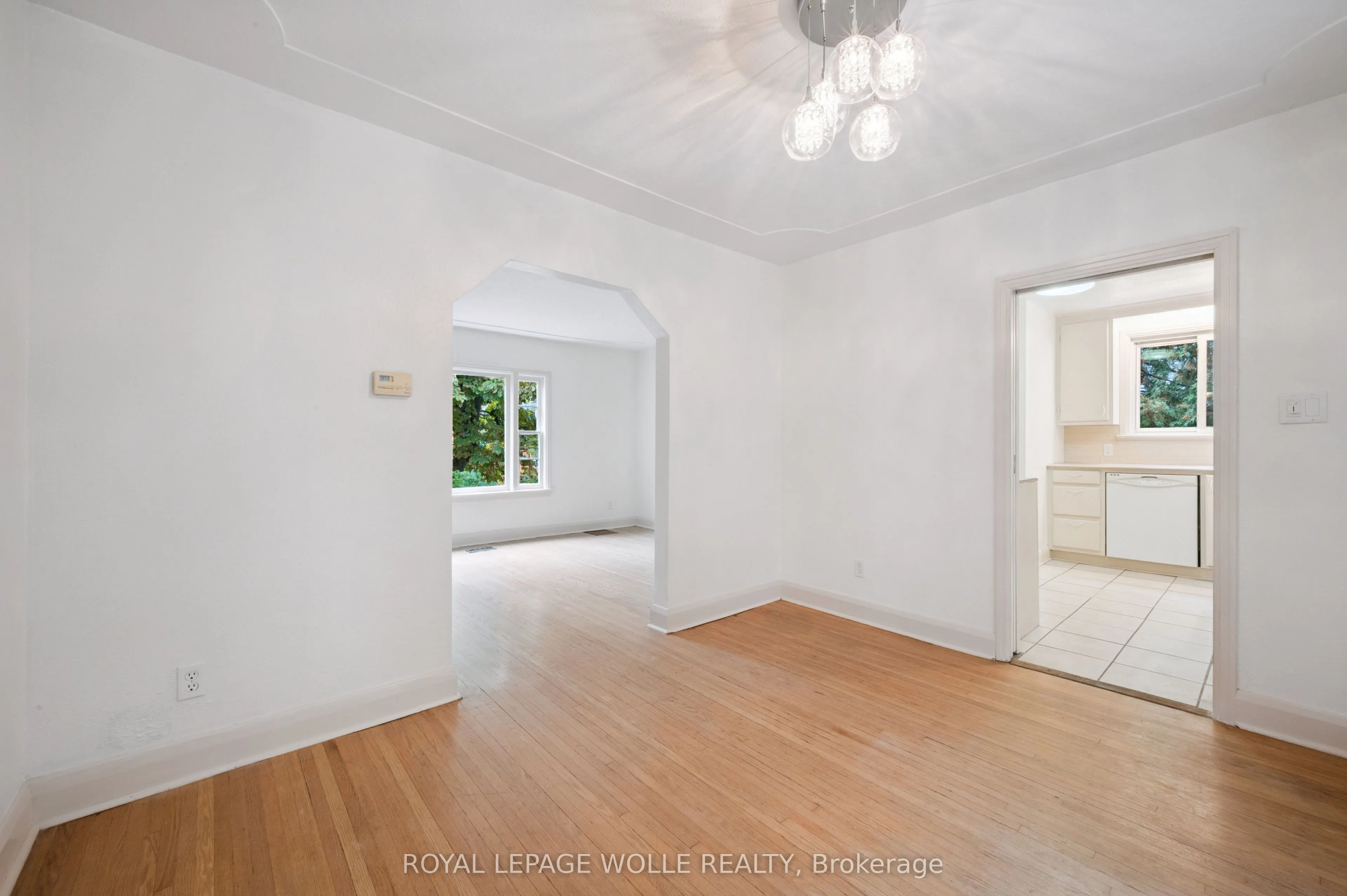 103 Dunbar Road S