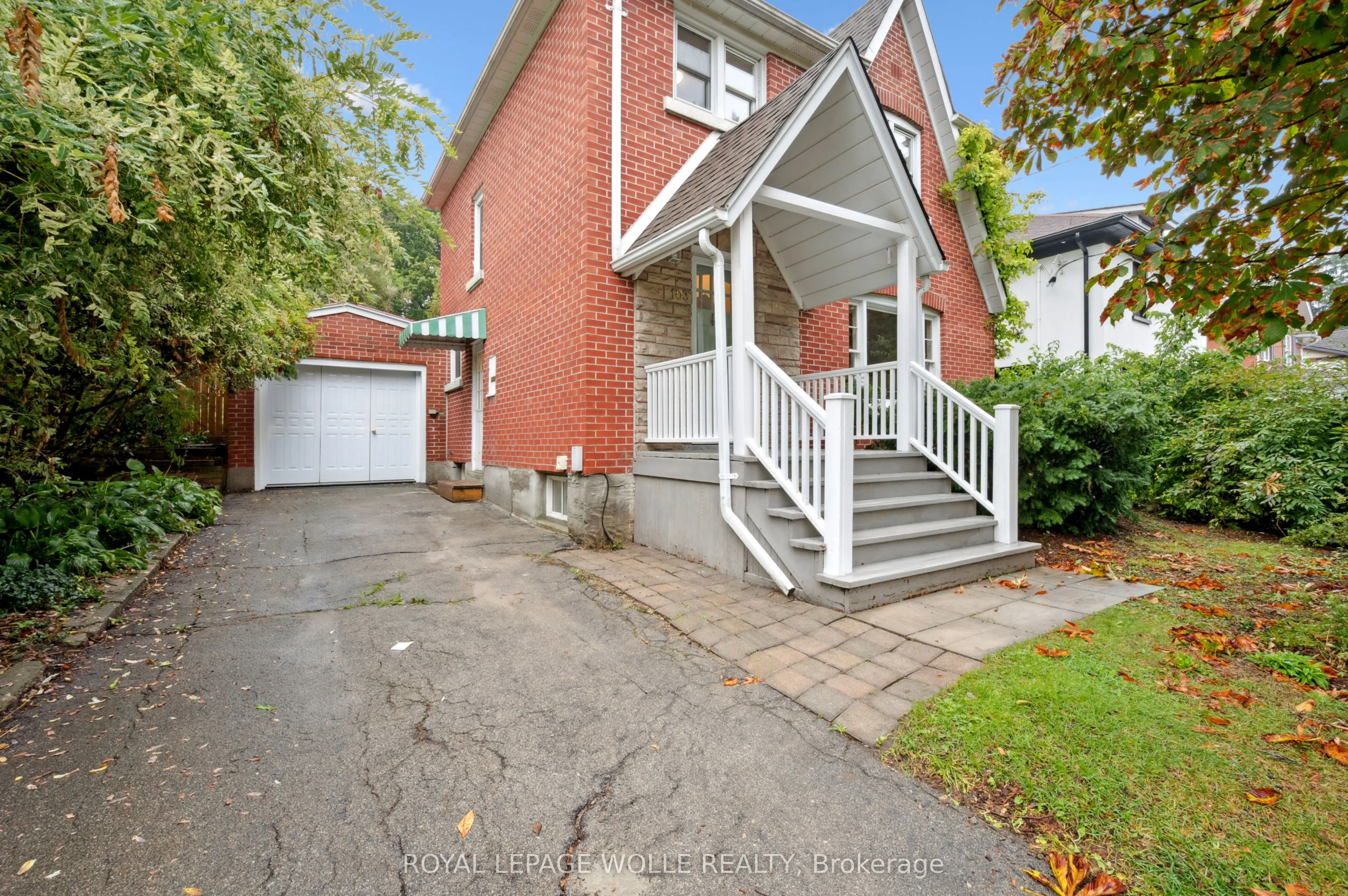 103 Dunbar Road S