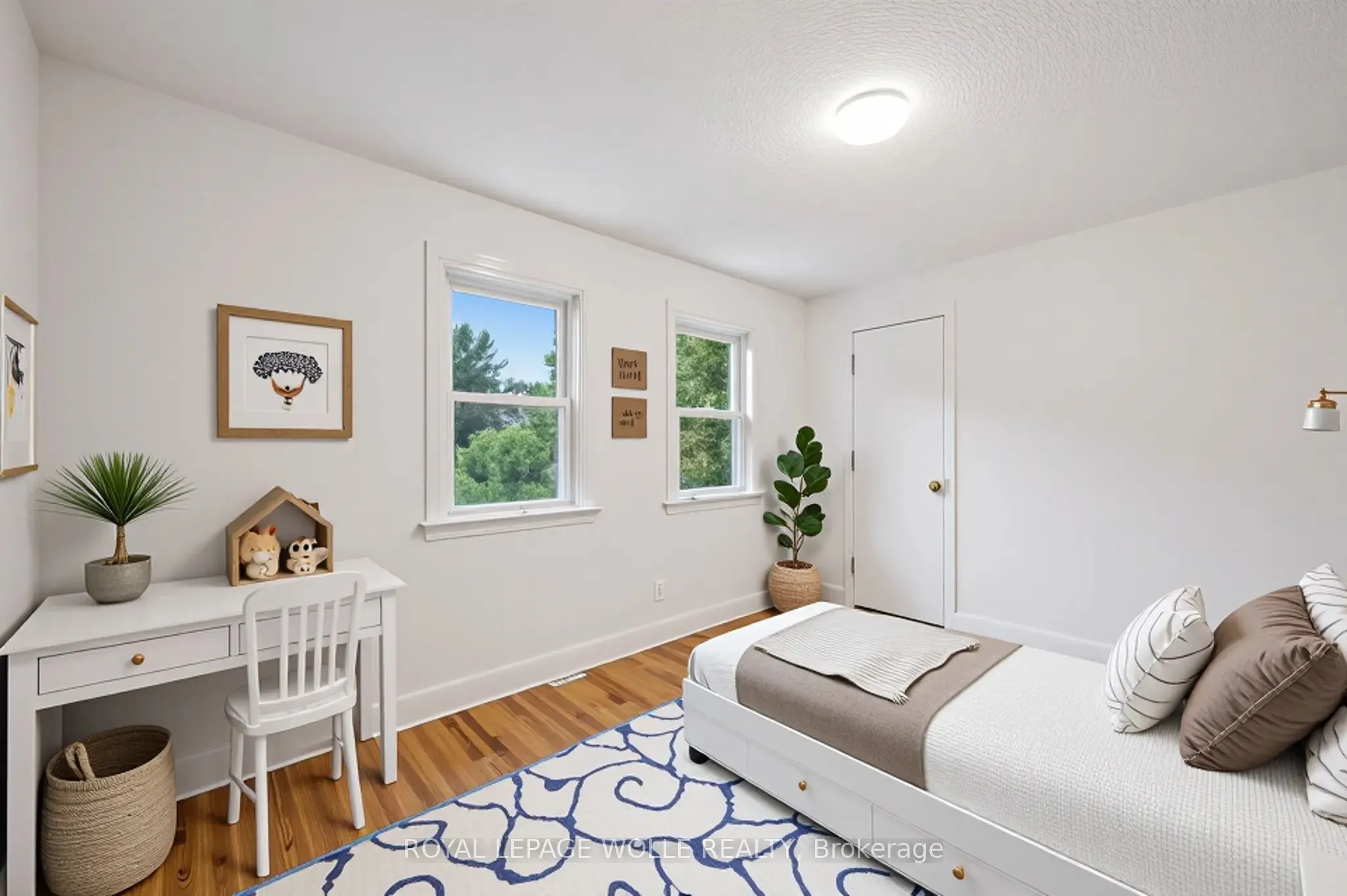 103 Dunbar Road S