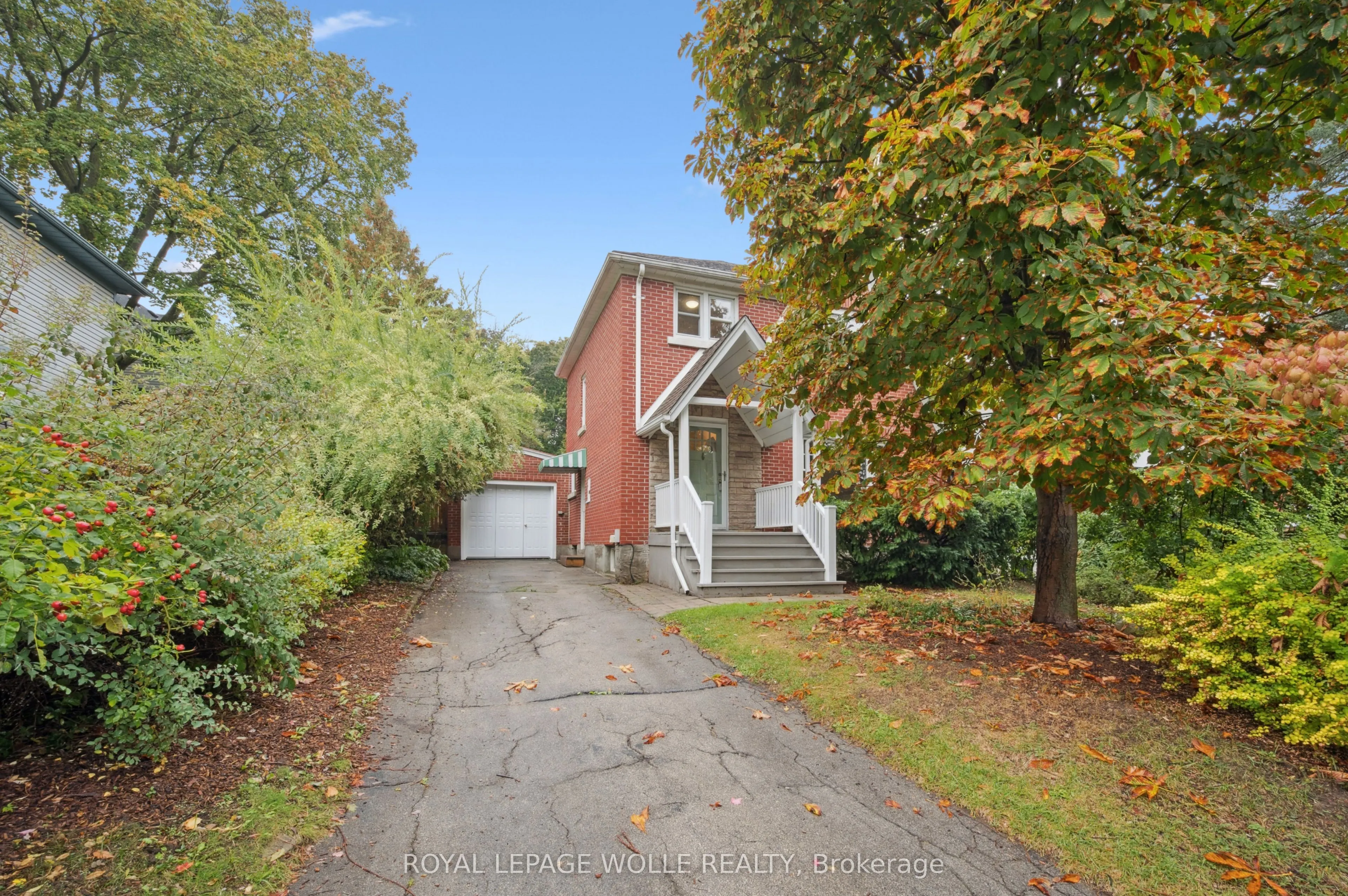 103 Dunbar Road S