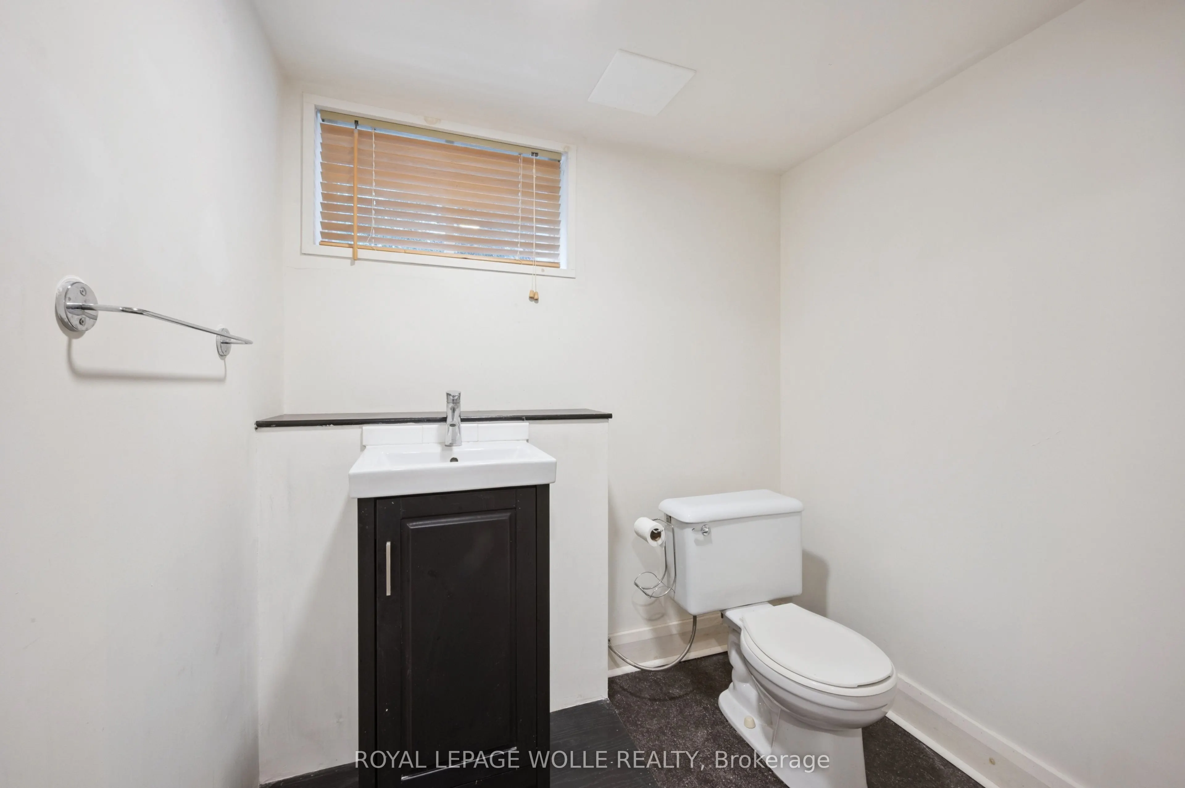 103 Dunbar Road S