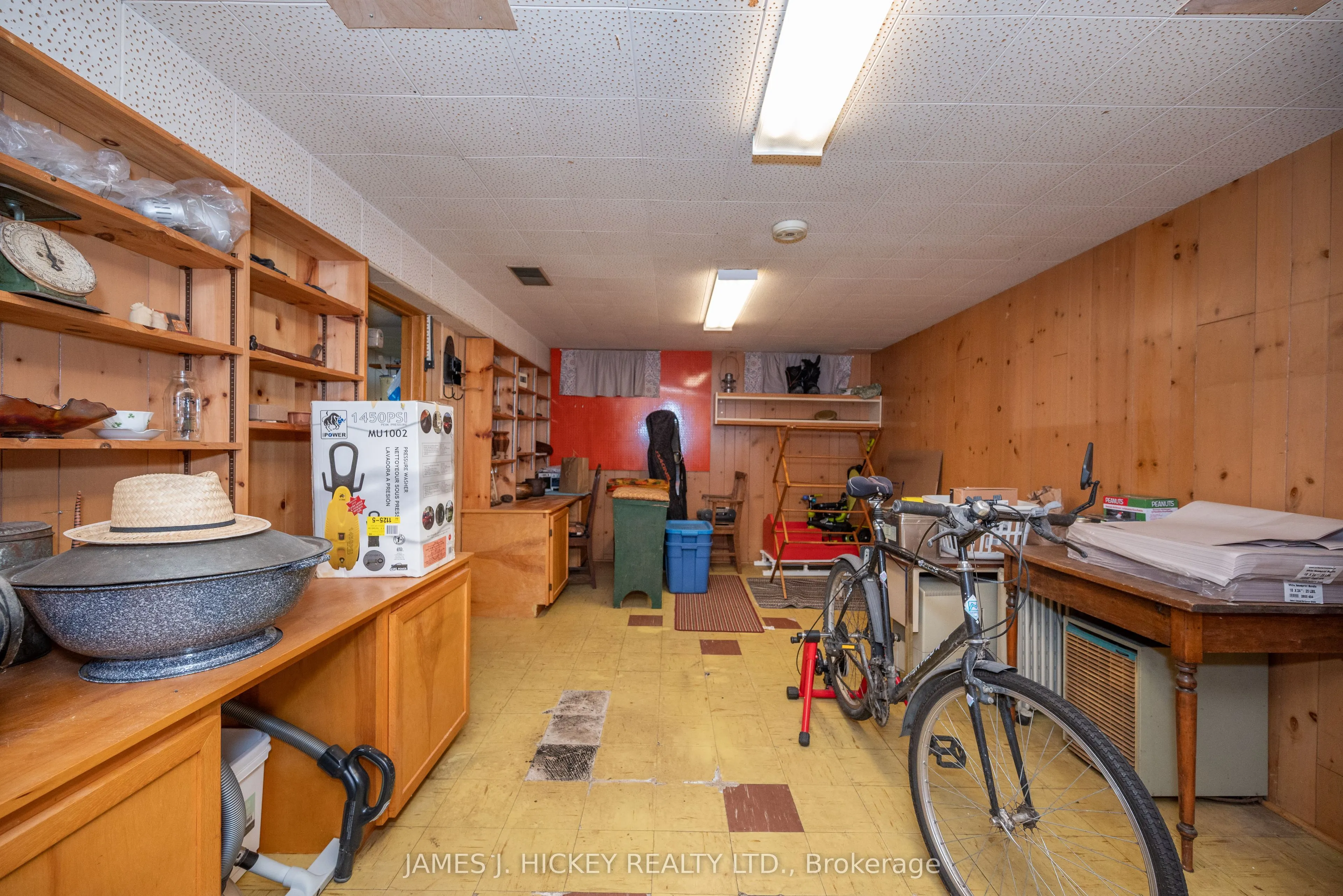 8 Tweedsmuir Place
