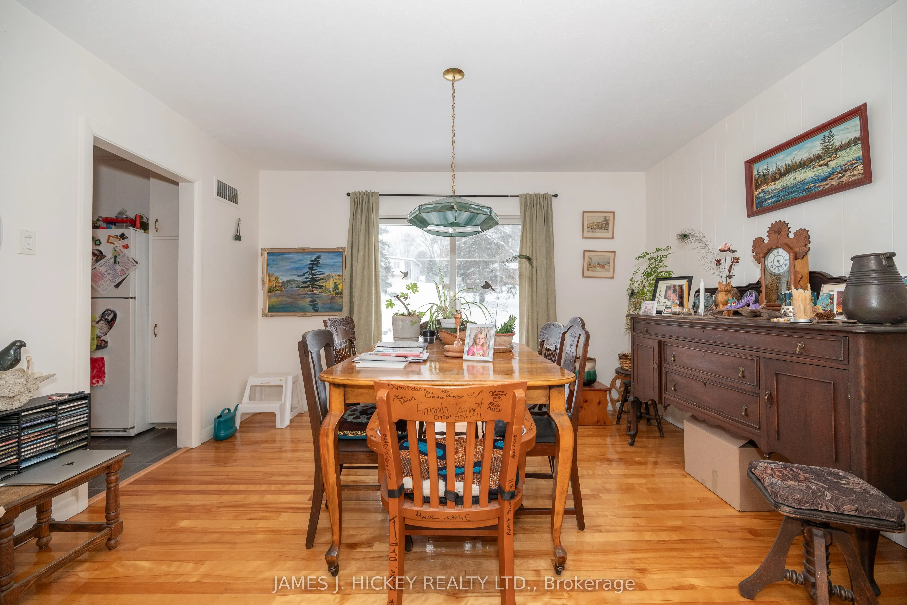 8 Tweedsmuir Place