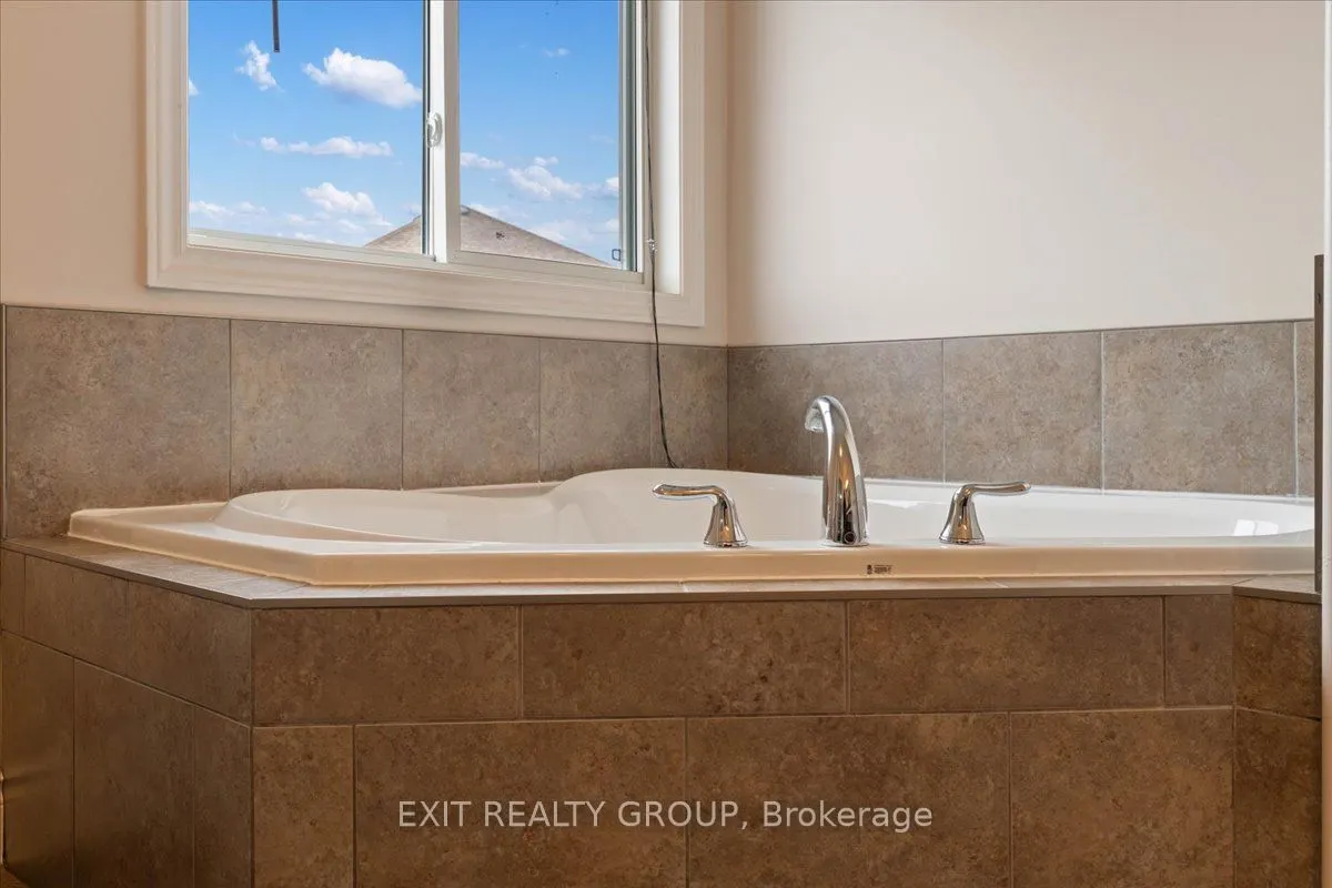 82 Mountain Ash Drive