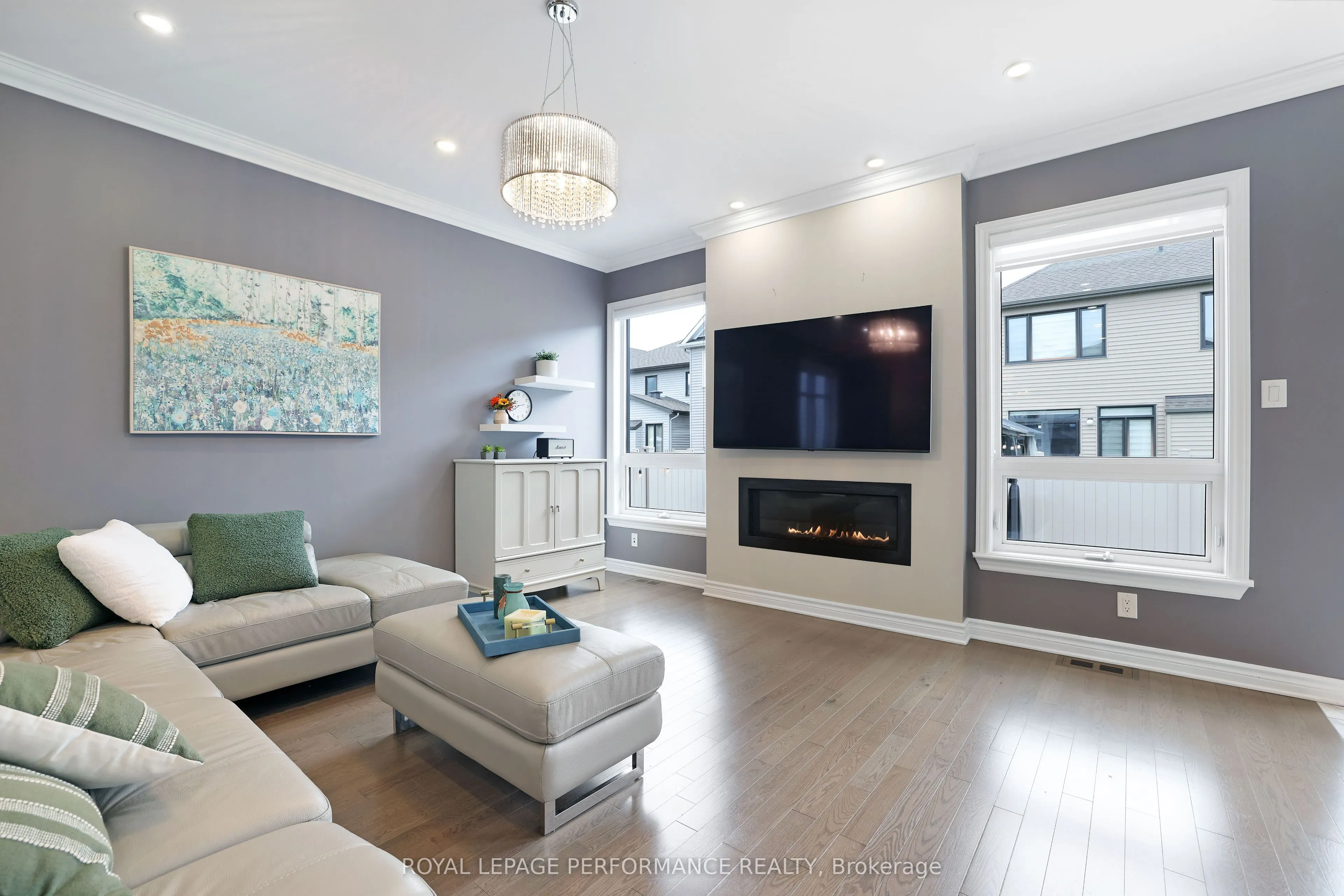 266 SHINLEAF Crescent